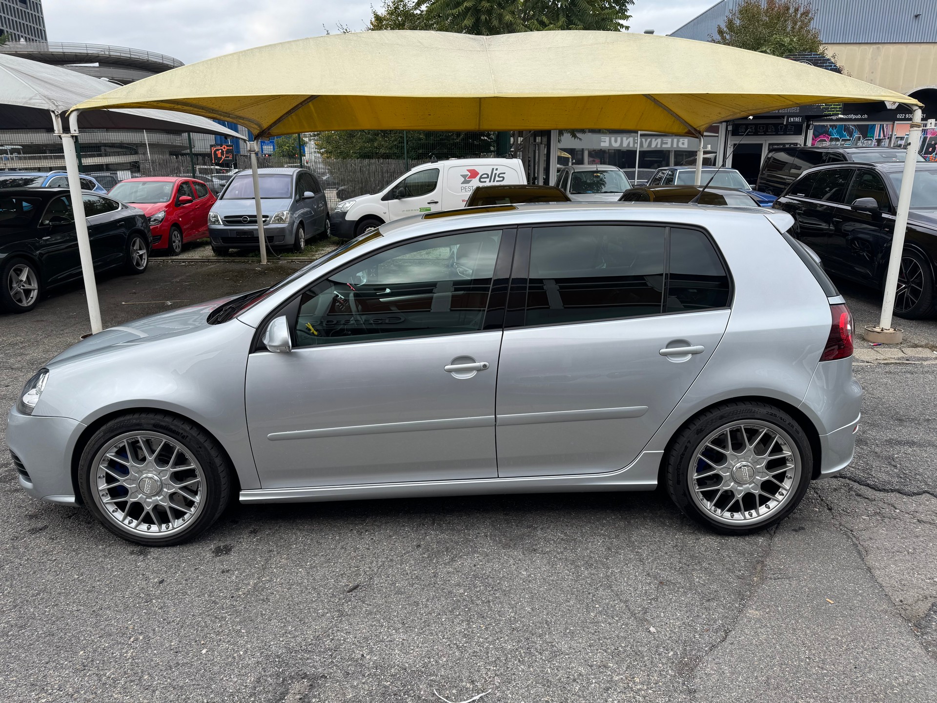VW Golf R32 4Motion-image-4