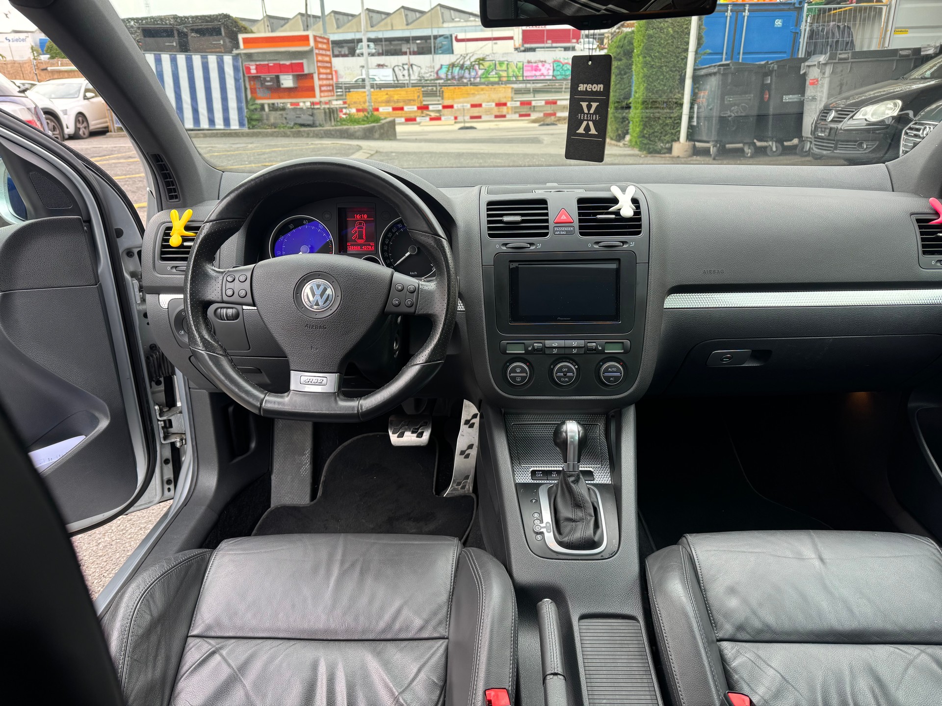 VW Golf R32 4Motion-image-10