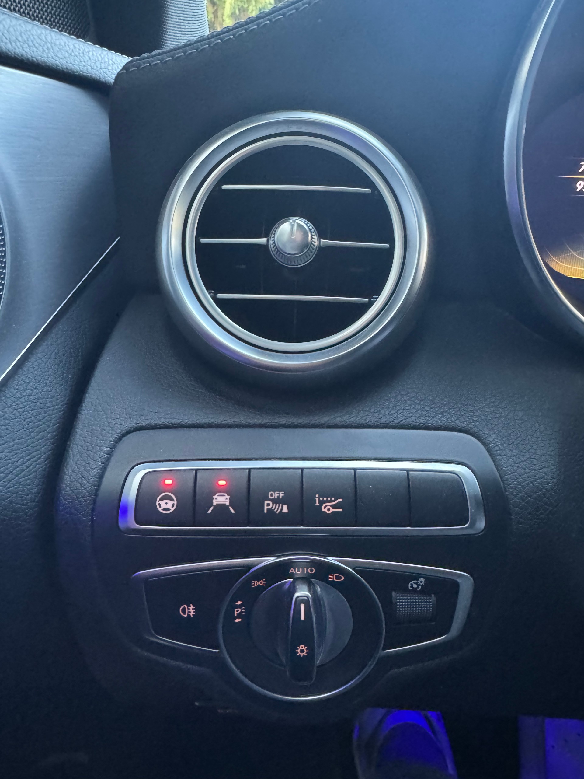 MERCEDES-BENZ C 43 AMG 4Matic 9G-Tronic-image-4