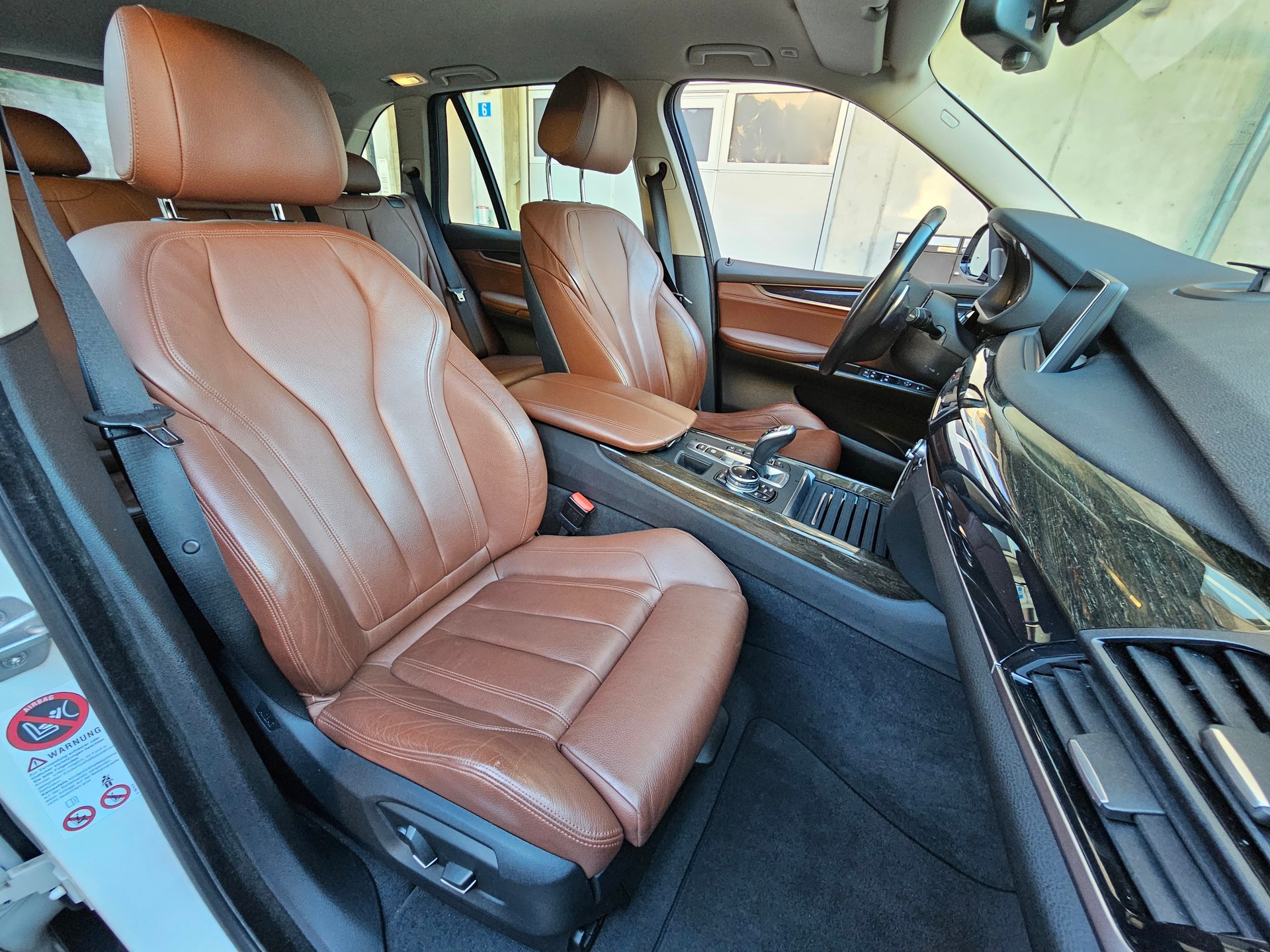BMW X5 xDrive 50i Steptronic-image-16