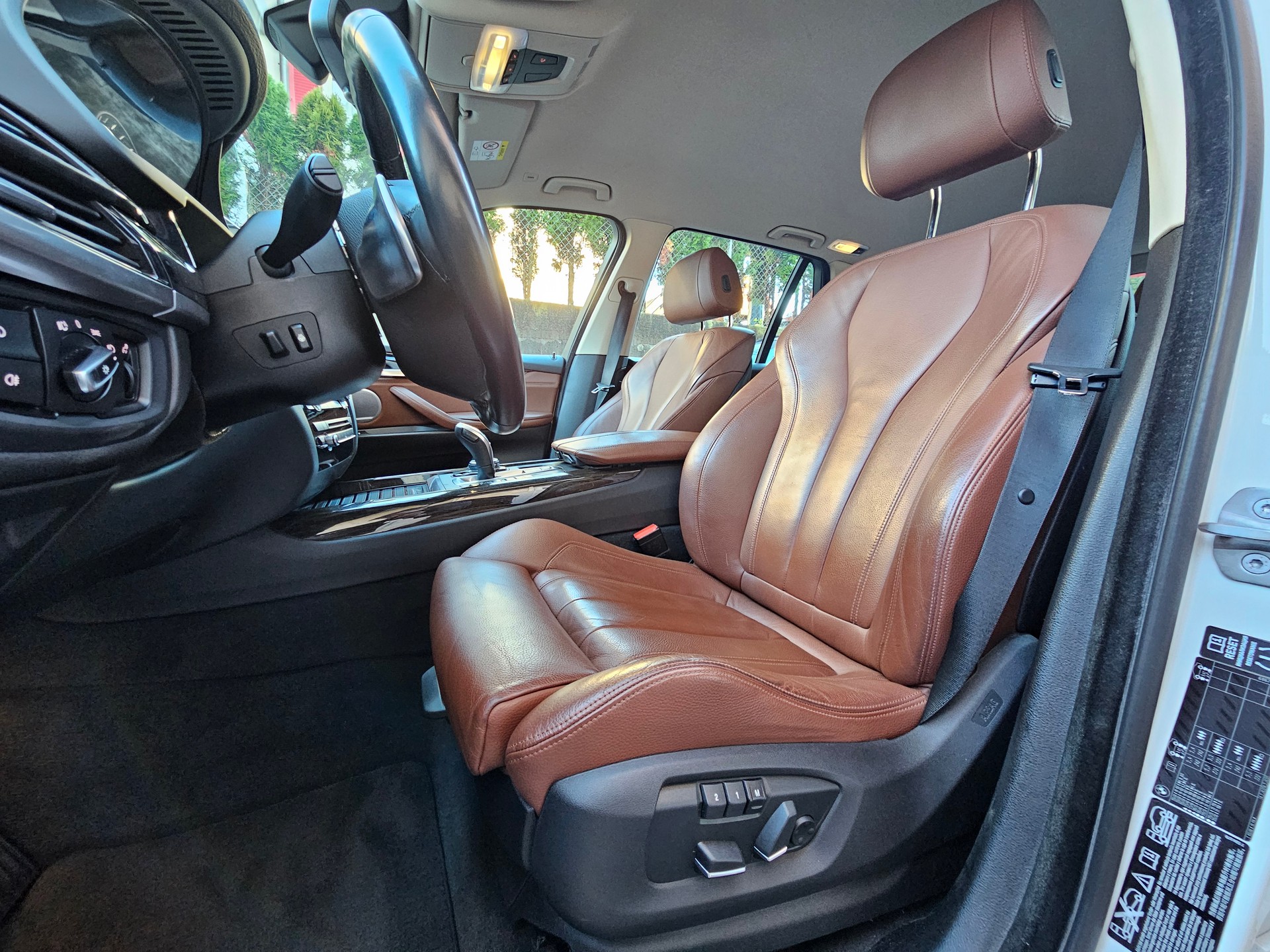 BMW X5 xDrive 50i Steptronic-image-19