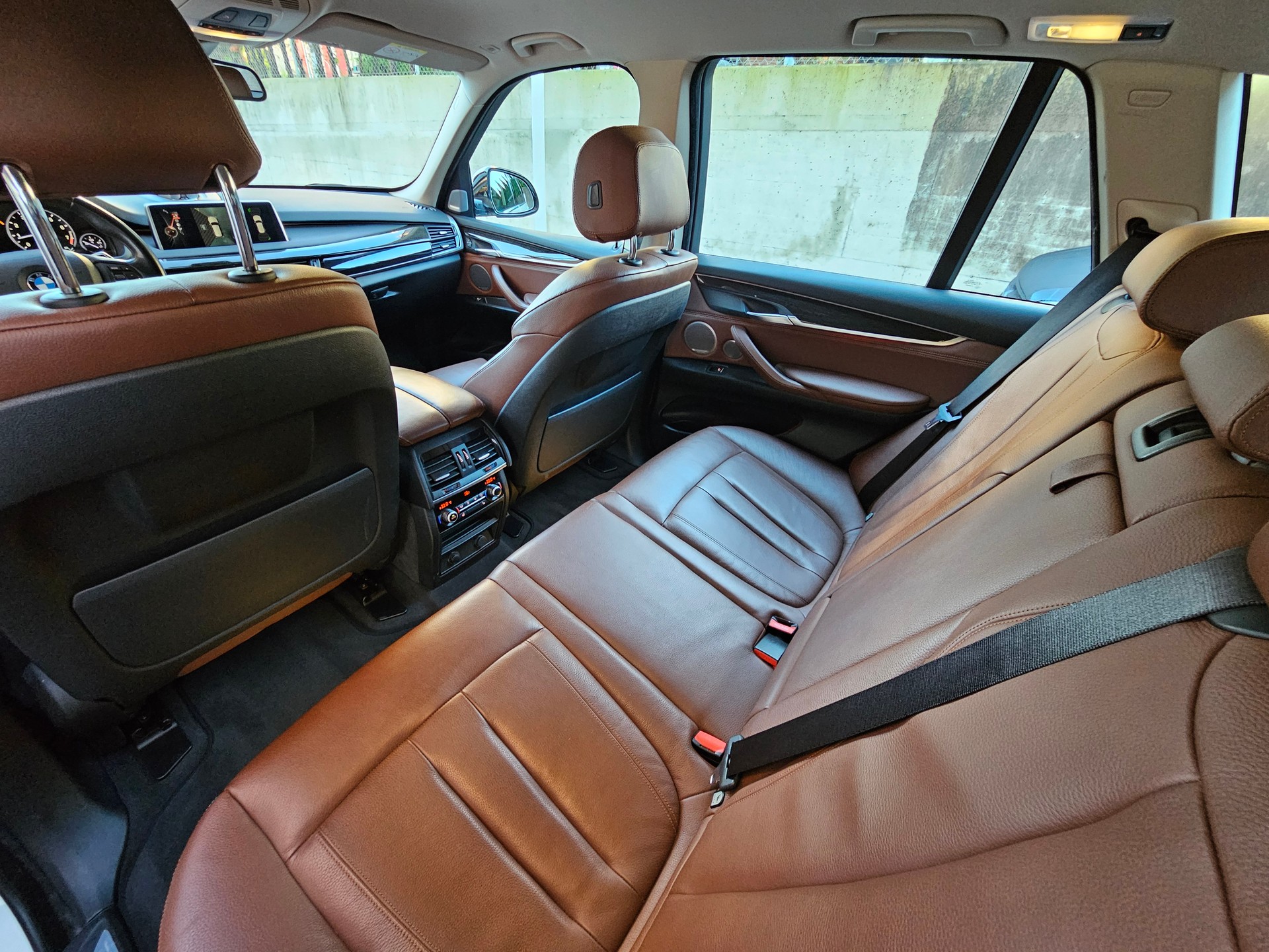 BMW X5 xDrive 50i Steptronic-image-18