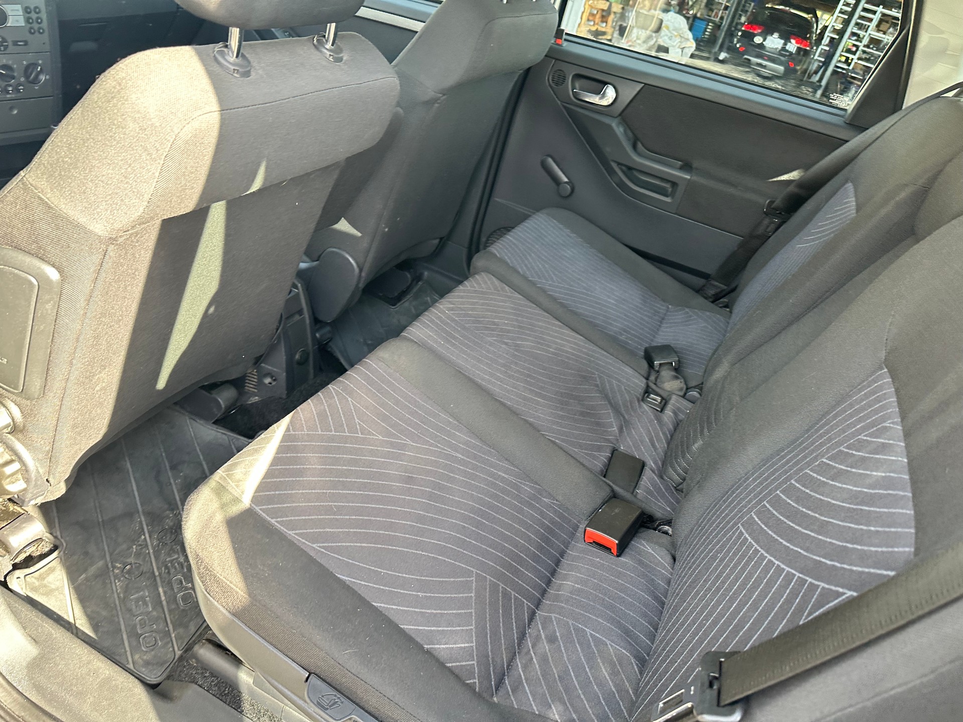 OPEL Meriva 1.8i 16V Cosmo-image-9