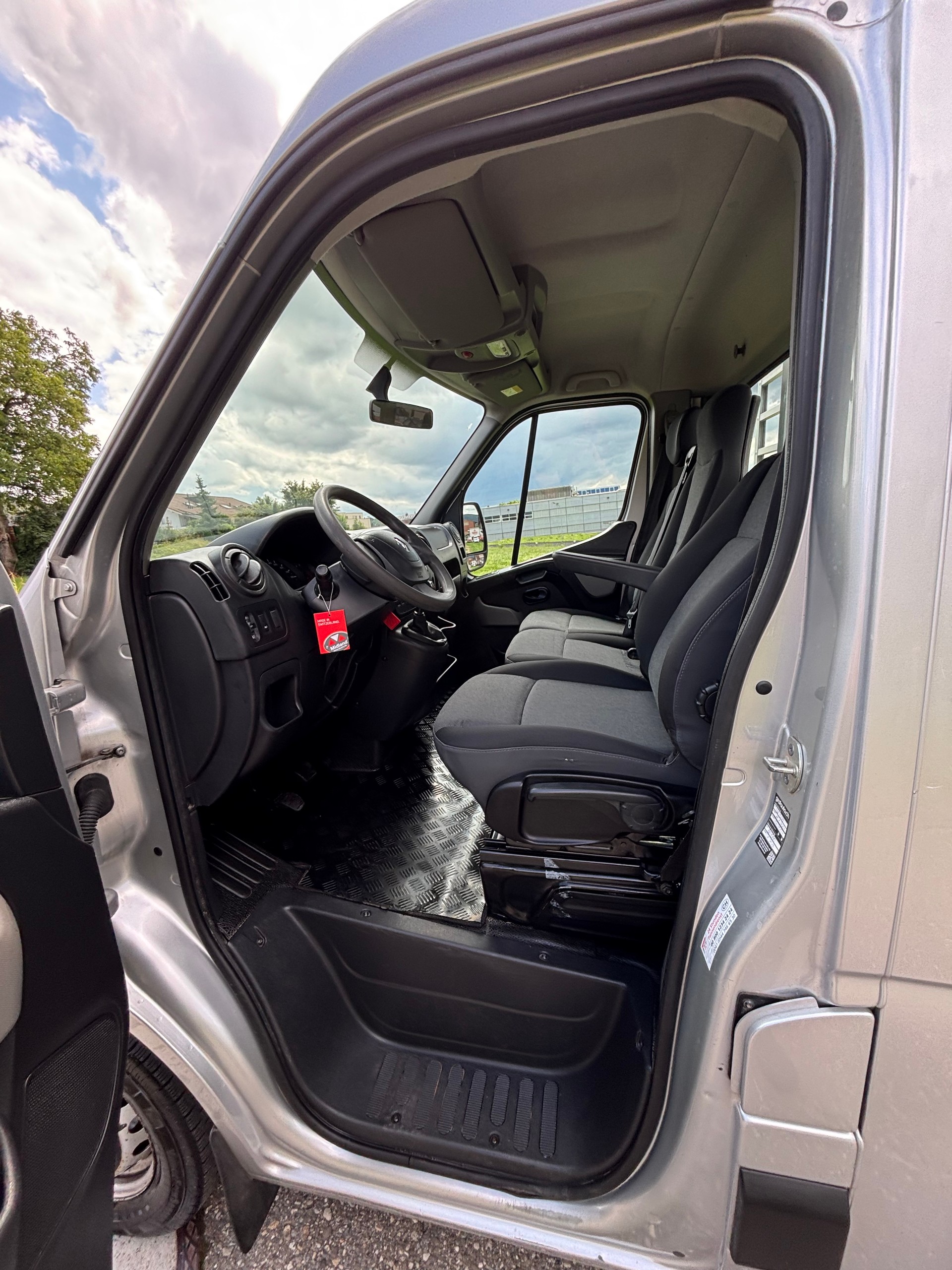 RENAULT MASTER-image-12