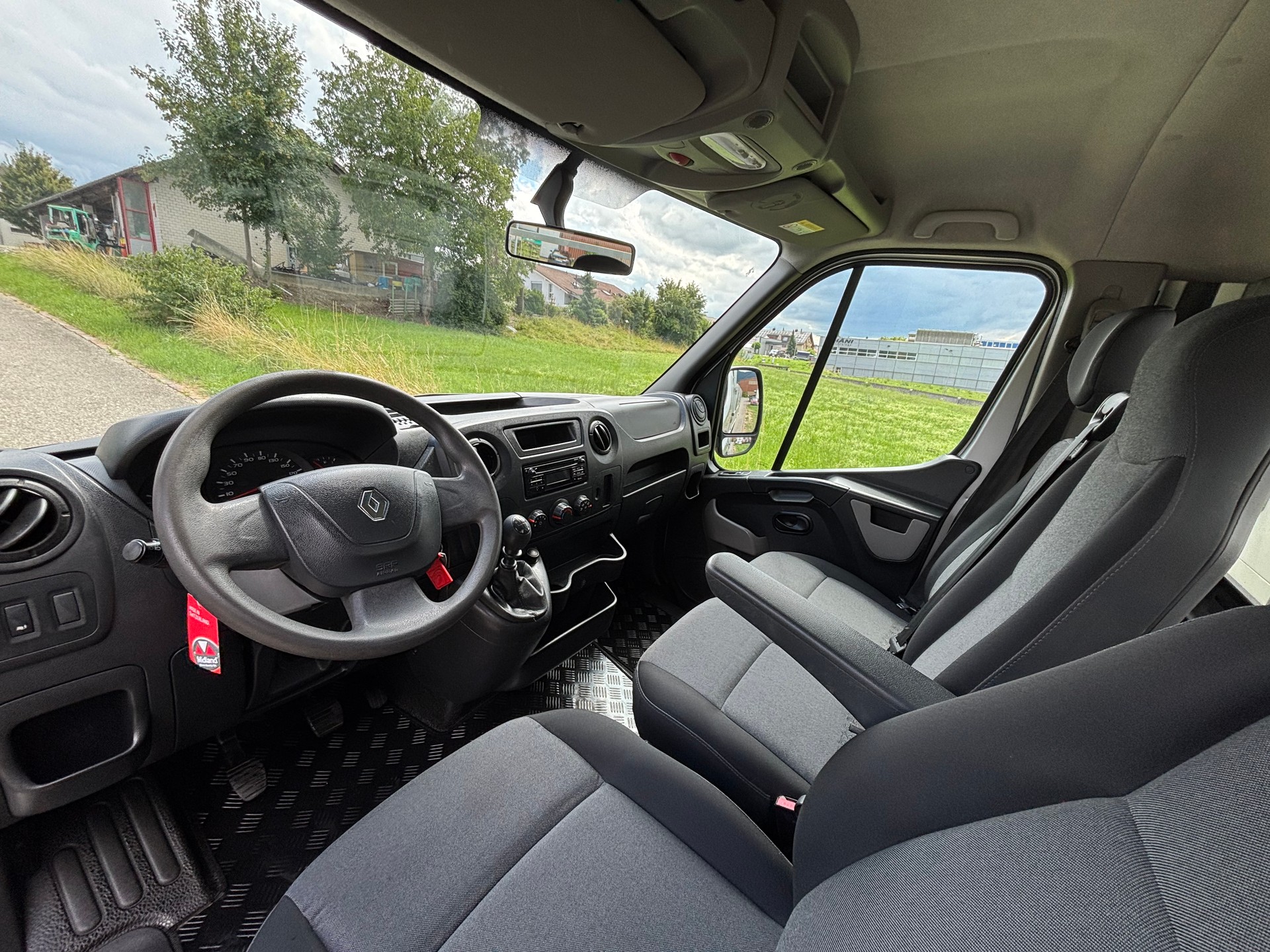 RENAULT MASTER-image-13