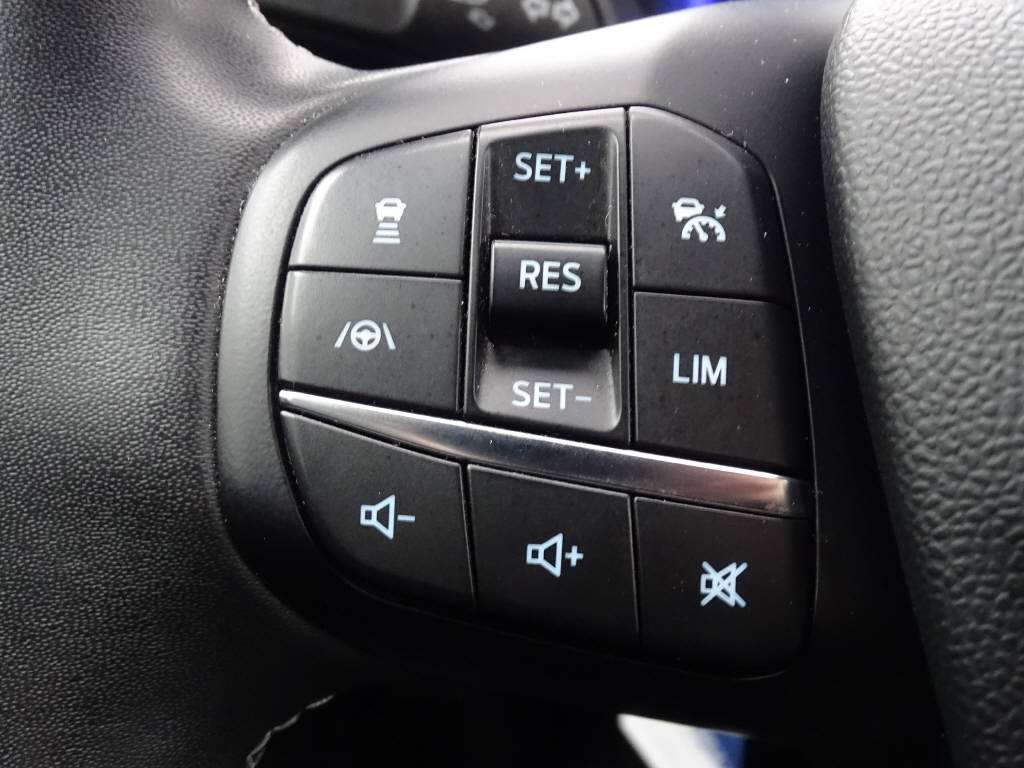 FORD Puma 1.0 EcoB Hybrid 155 Titanium-image-9