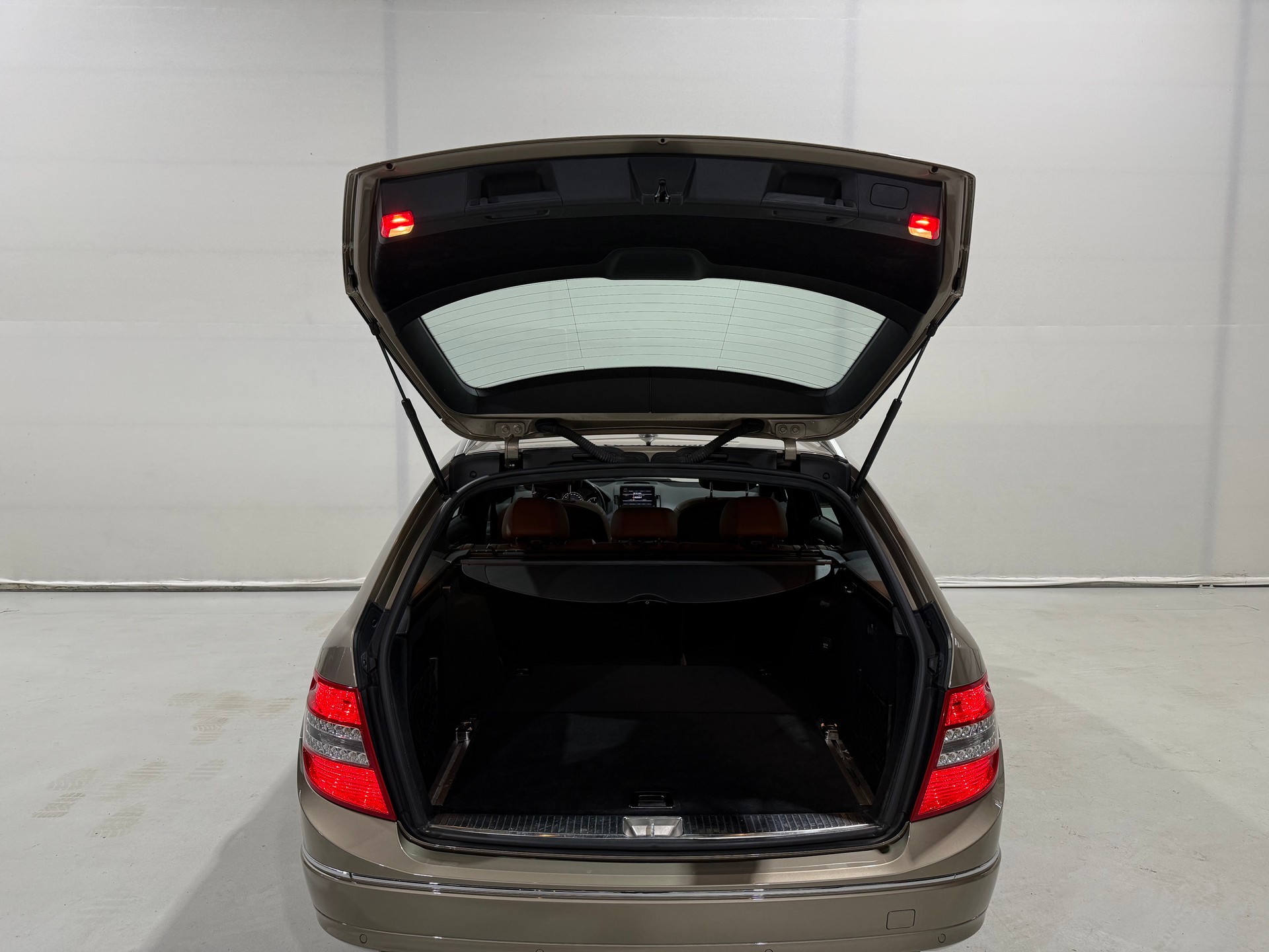 MERCEDES-BENZ C 350 CDI BlueEfficiency Avantgarde 7G-Tronic-image-10