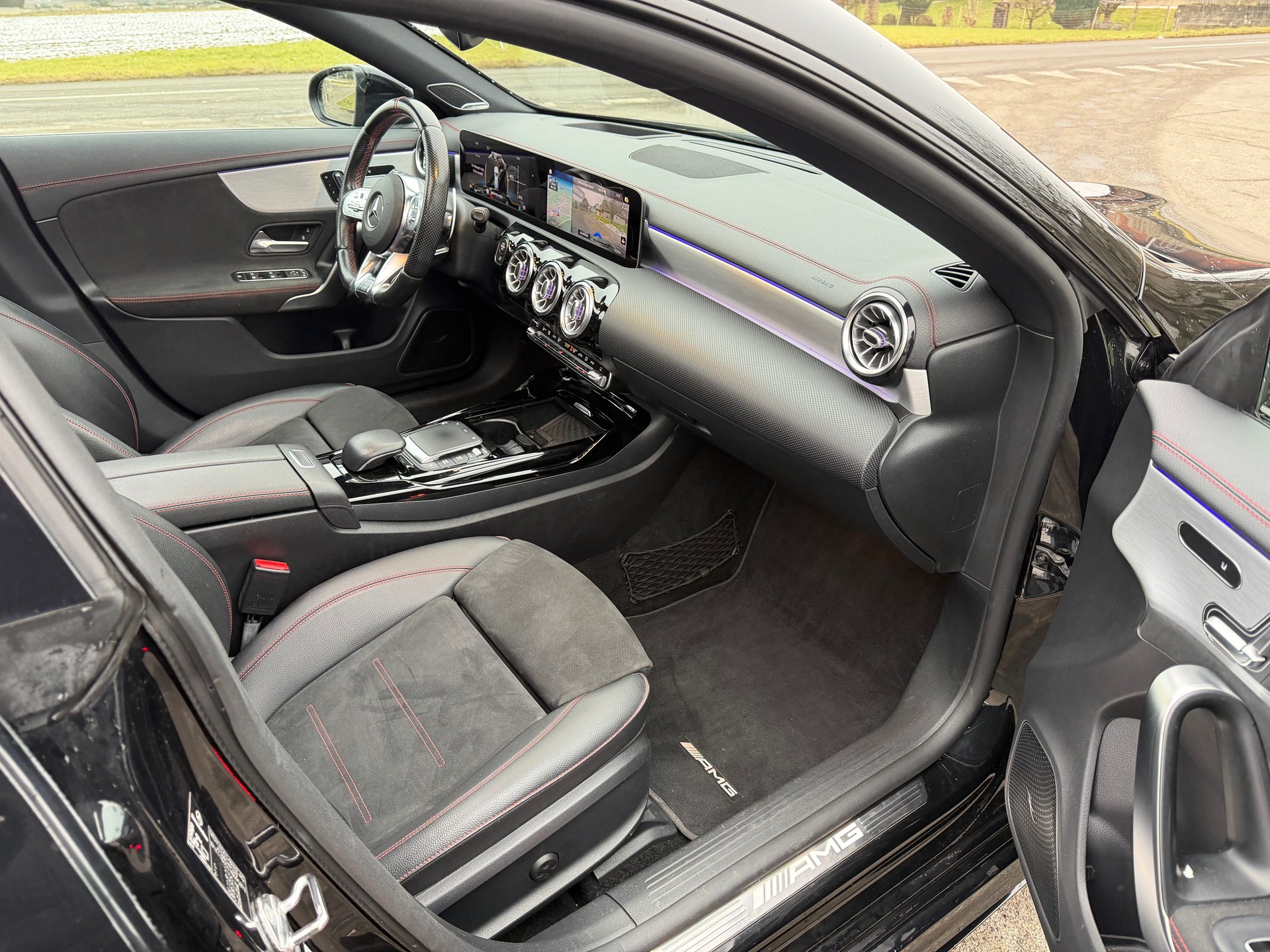 MERCEDES-BENZ CLA Shooting Brake 35 AMG 4Matic 7G-DCT-image-7