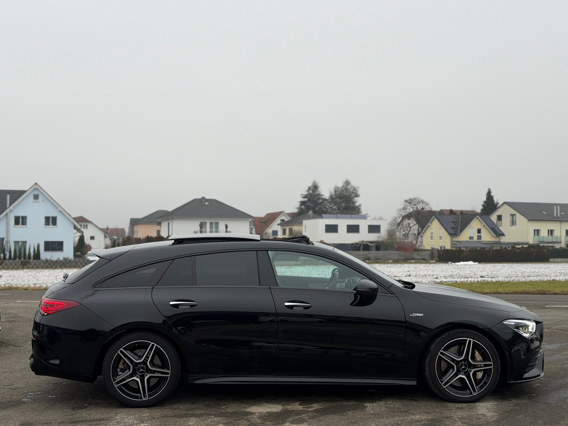 MERCEDES-BENZ CLA Shooting Brake 35 AMG 4Matic 7G-DCT-image-11