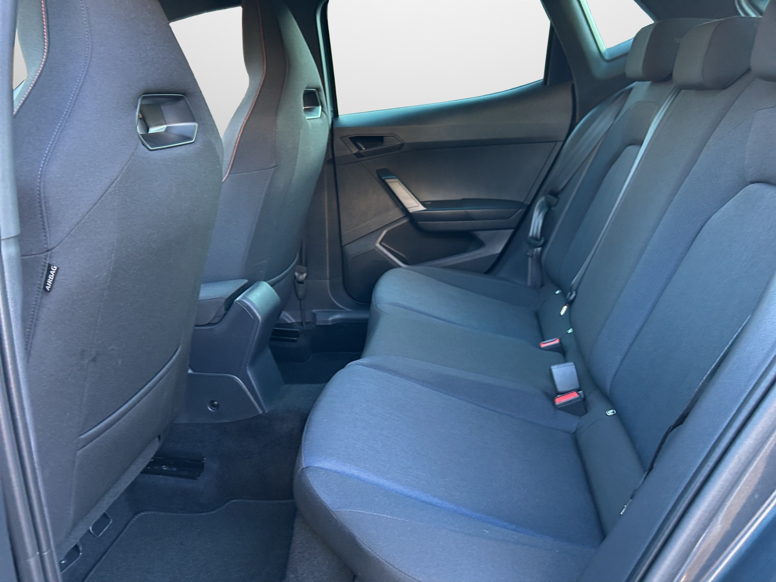 SEAT Ibiza 1.0 EcoTSI Anniversary-image-9