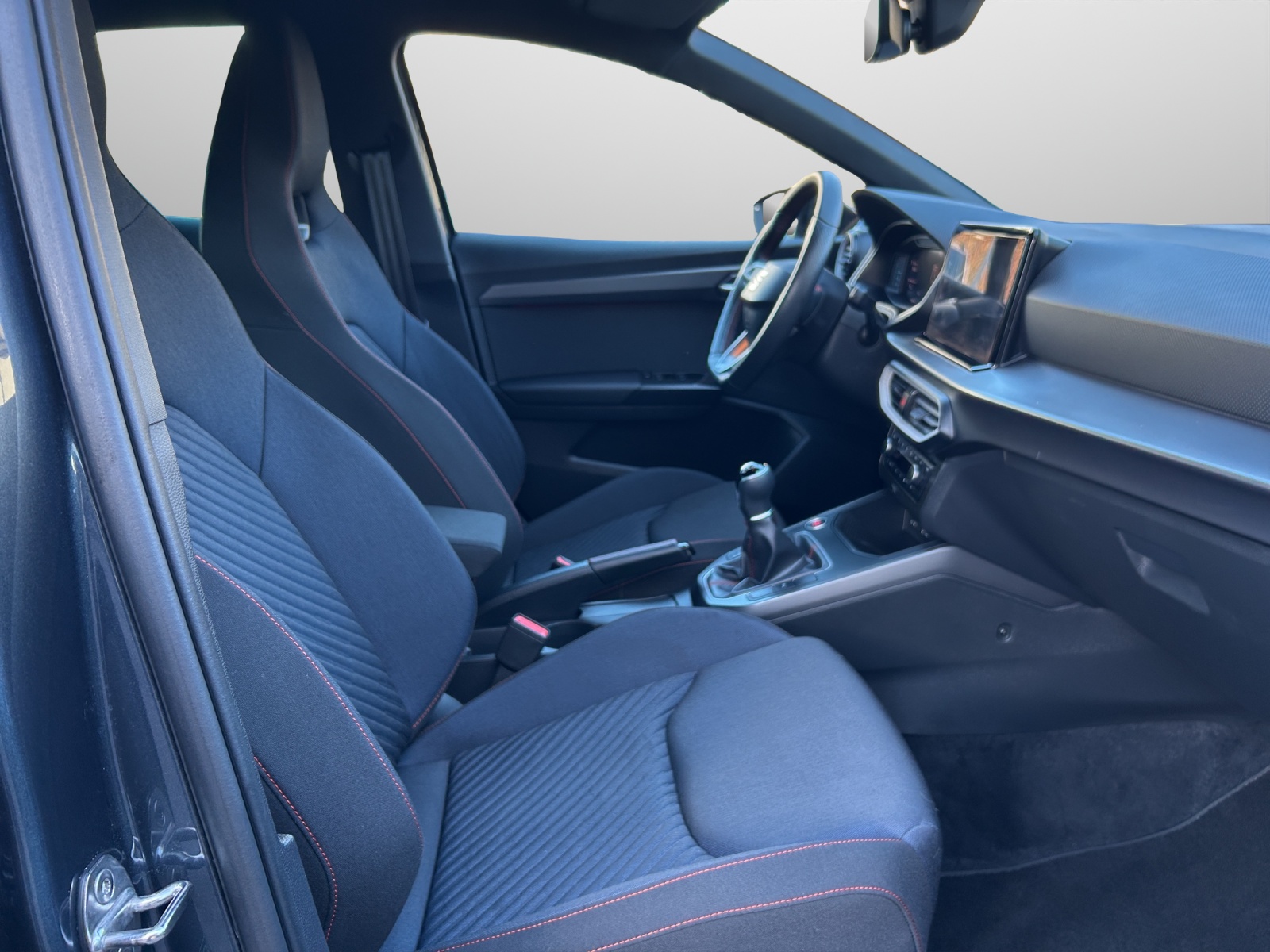 SEAT Ibiza 1.0 EcoTSI Anniversary-image-8