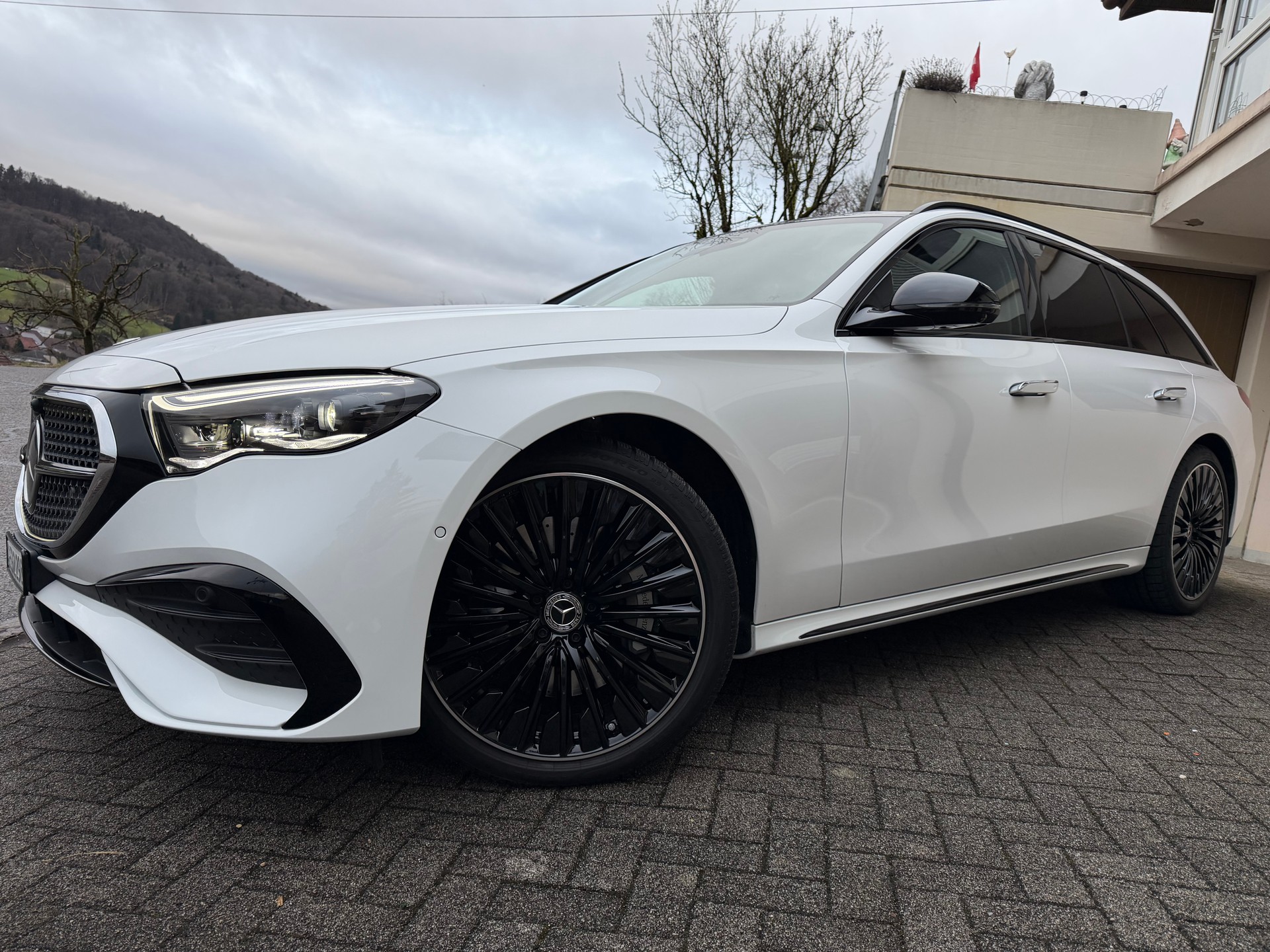 MERCEDES-BENZ E 220 d T 4Matic 9G-Tronic-image-5