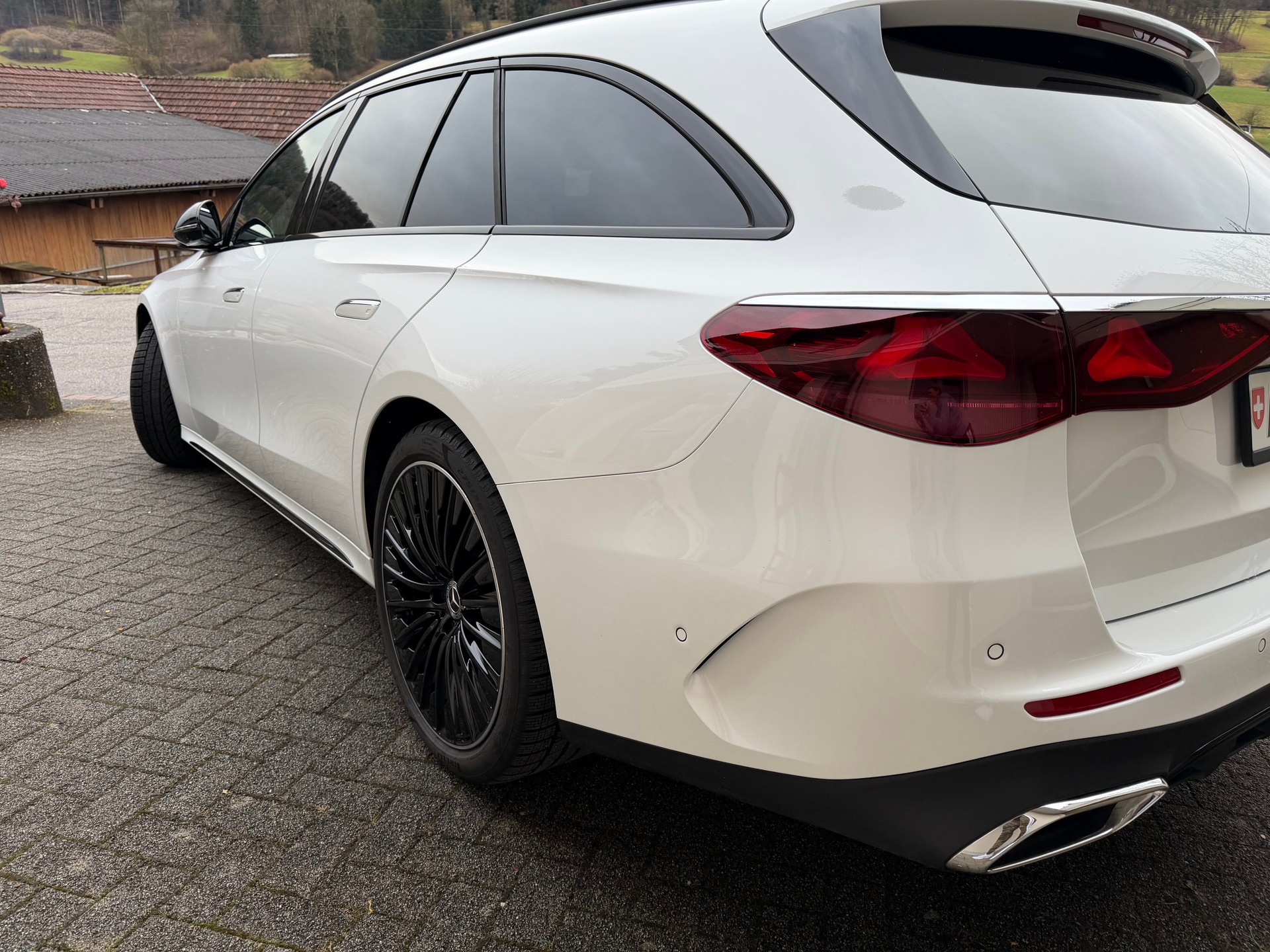MERCEDES-BENZ E 220 d T 4Matic 9G-Tronic-image-6