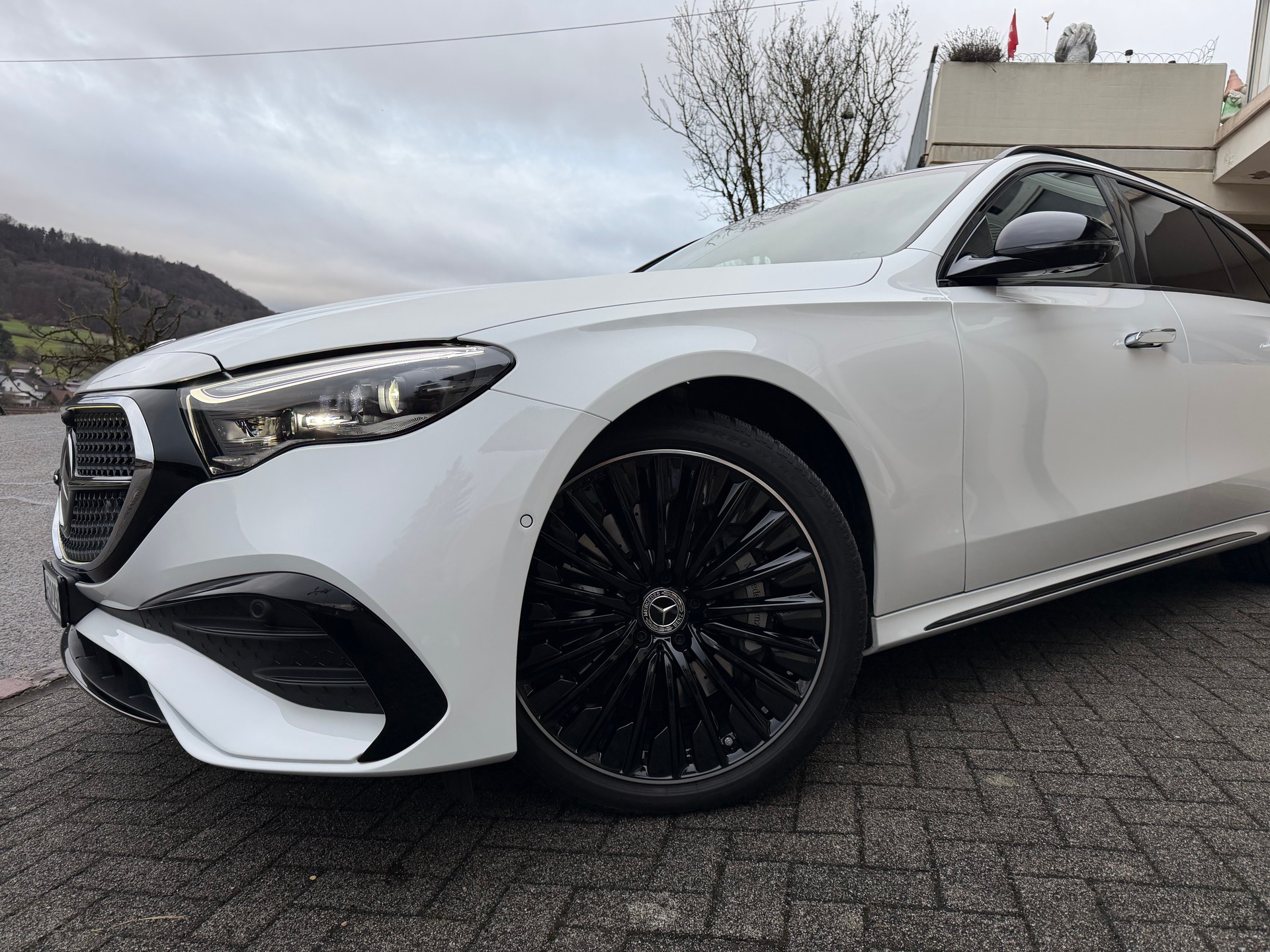MERCEDES-BENZ E 220 d T 4Matic 9G-Tronic-image-8