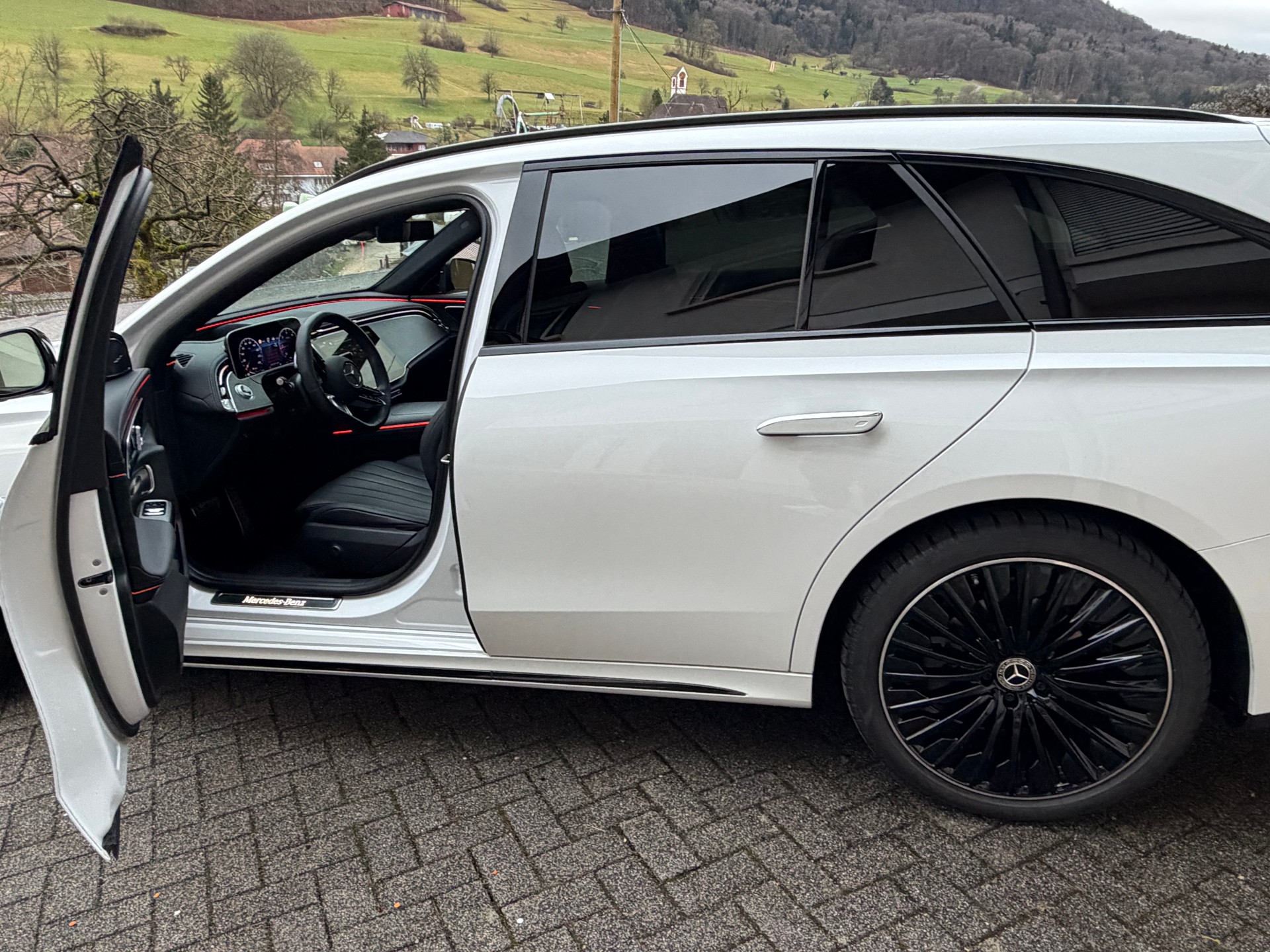 MERCEDES-BENZ E 220 d T 4Matic 9G-Tronic-image-9