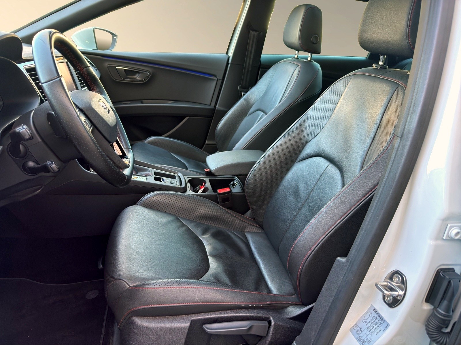 SEAT Leon ST 2.0 TSI Swiss FR DSG-image-8