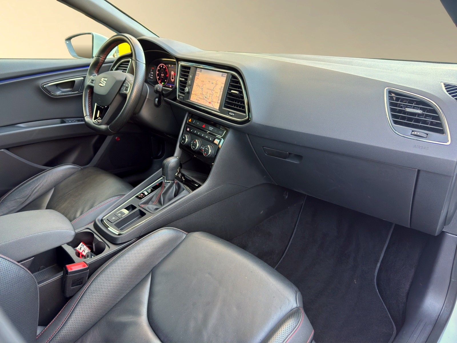 SEAT Leon ST 2.0 TSI Swiss FR DSG-image-13