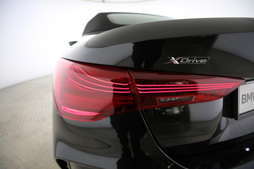 BMW 430i xDrive Cabrio-image-16