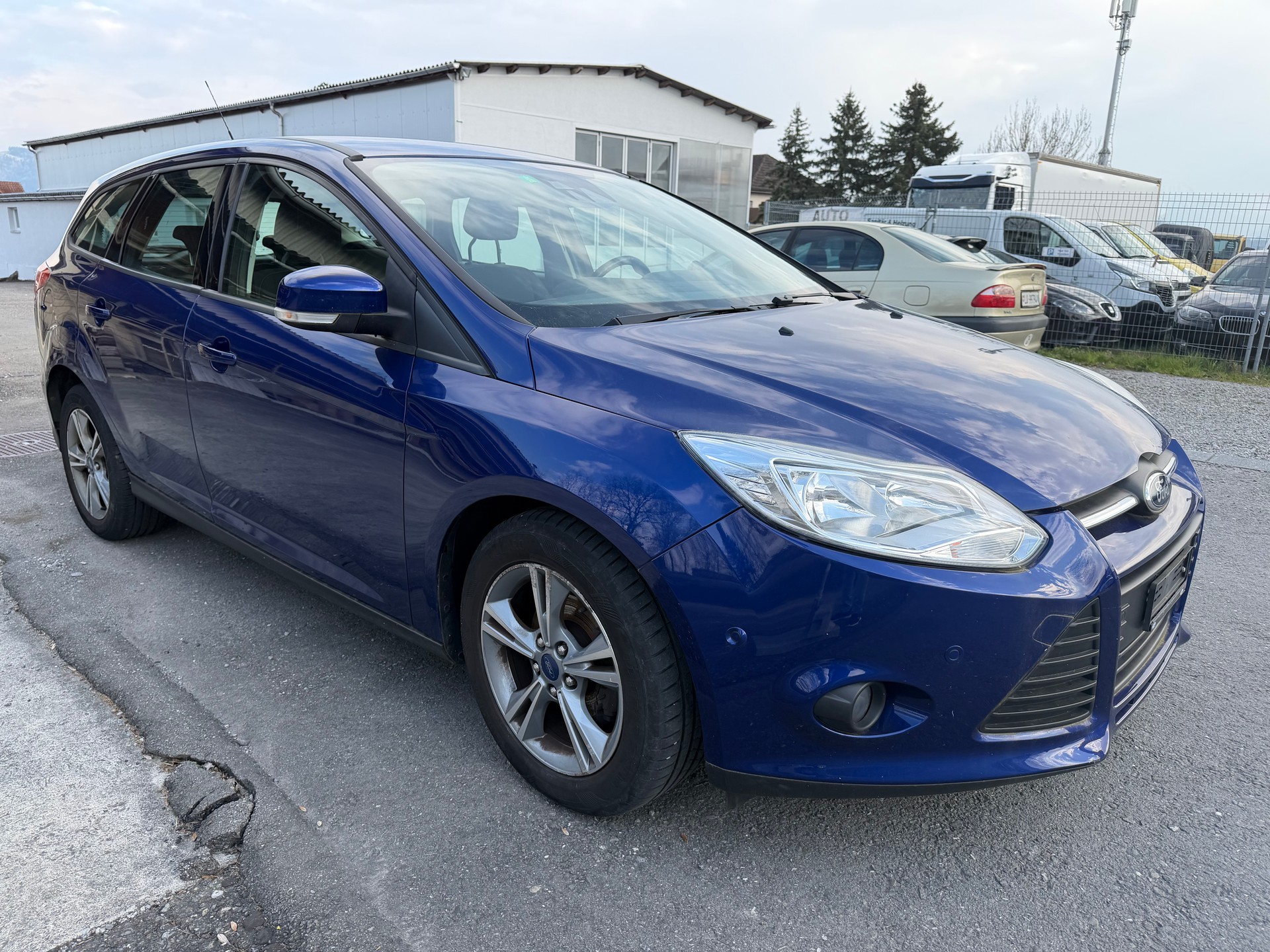 FORD Focus 1.0 SCTi Carving-image-1