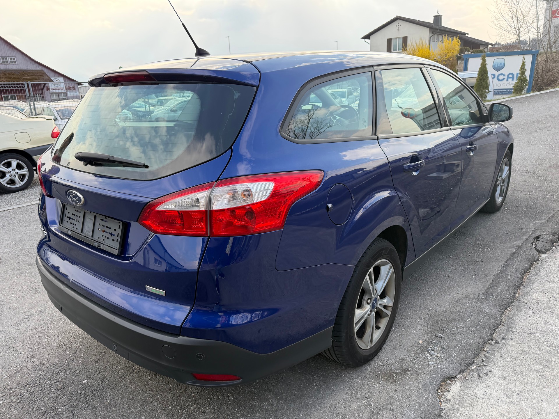 FORD Focus 1.0 SCTi Carving-image-3