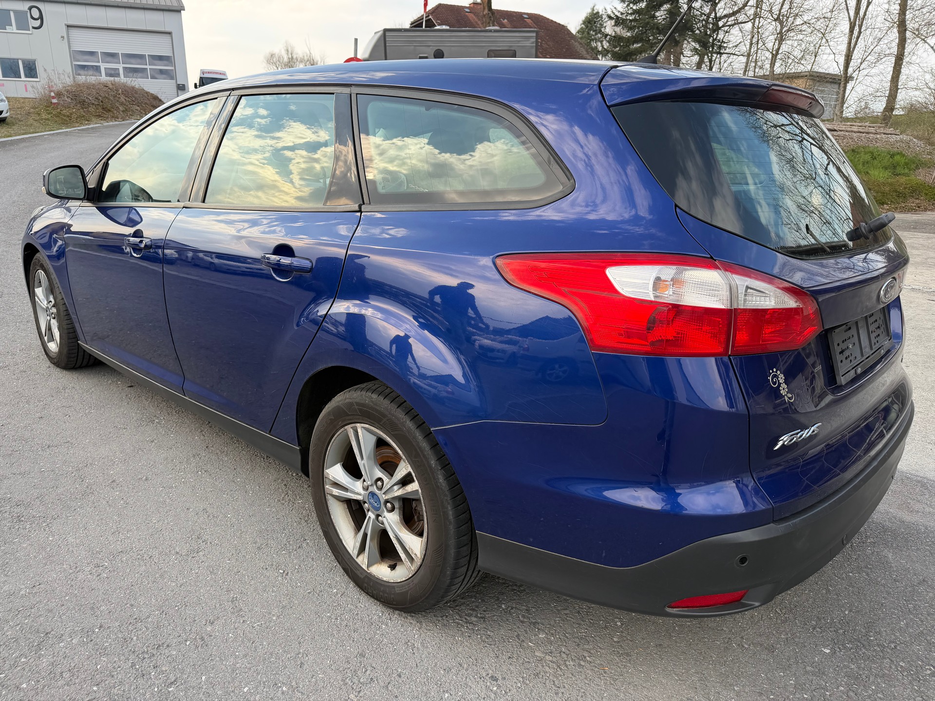 FORD Focus 1.0 SCTi Carving-image-2