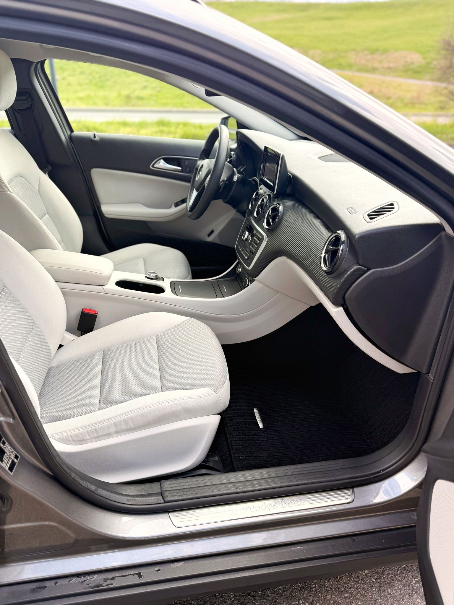 MERCEDES-BENZ GLA 200 CDI 4Matic 7G-DCT-image-4
