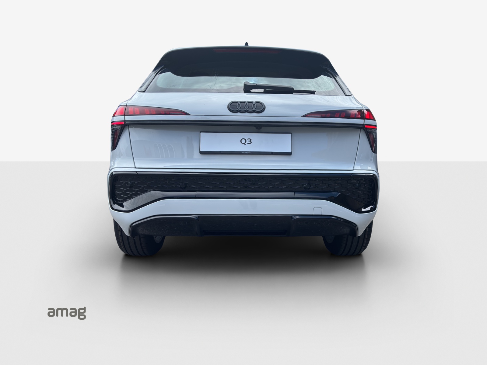 AUDI Q3 SUV 110 kW TFSI S tronic-image-3