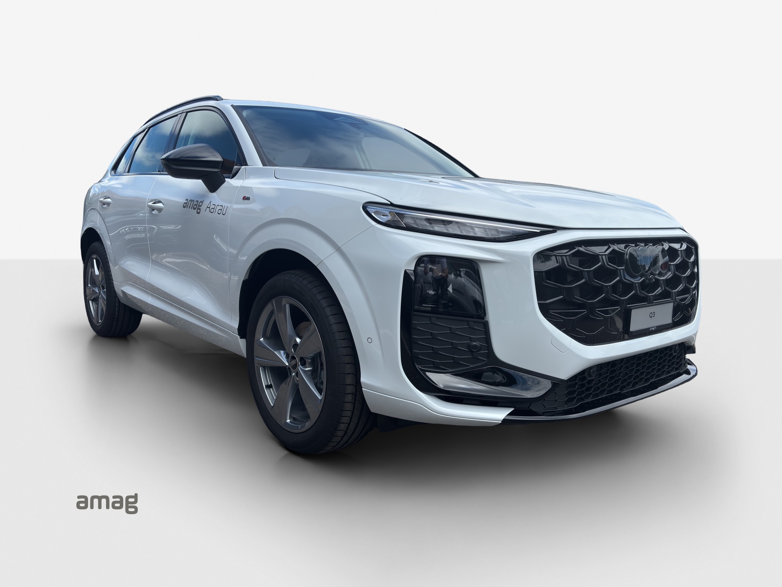 AUDI Q3 SUV 110 kW TFSI S tronic-image-5