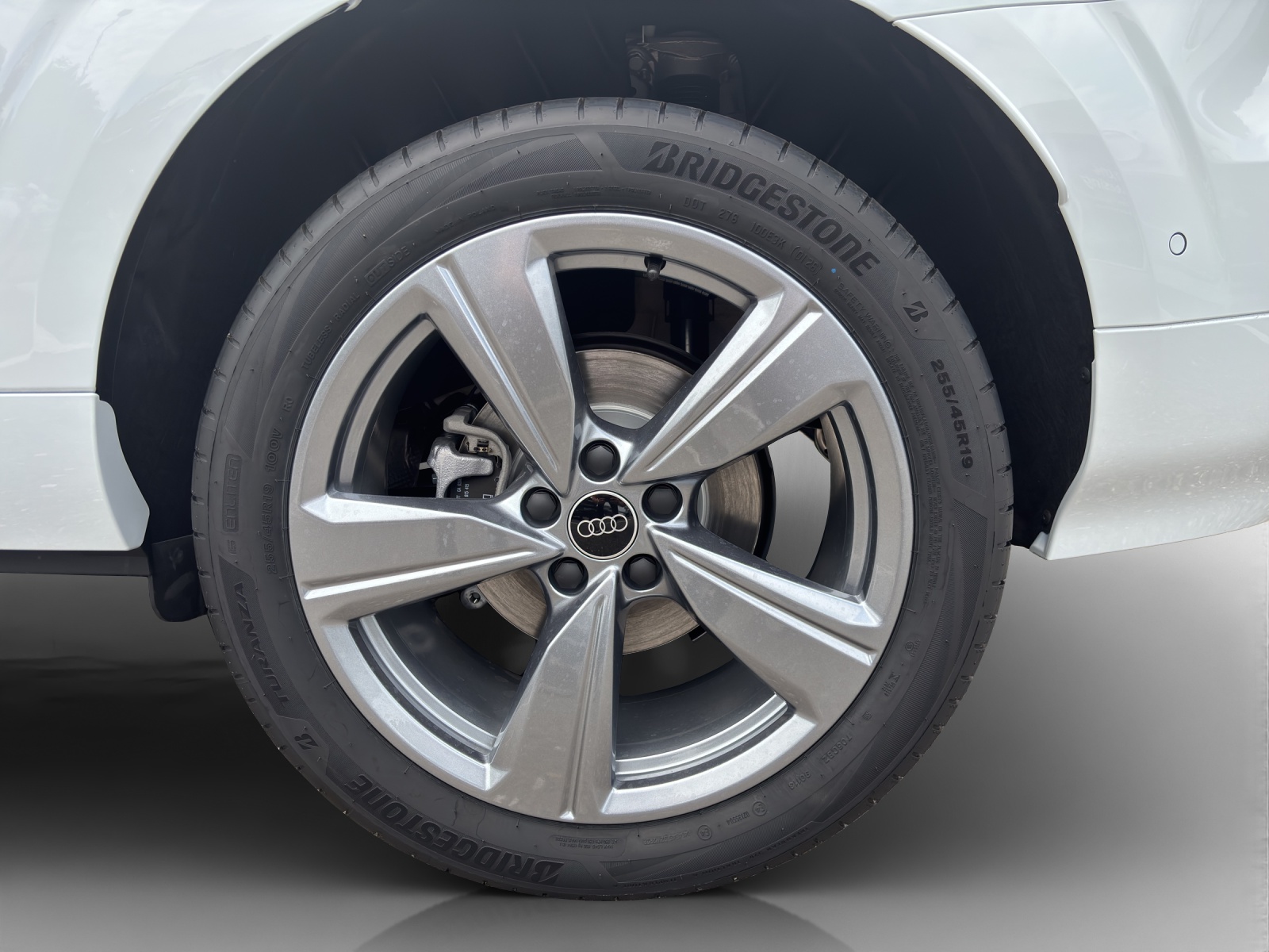 AUDI Q3 SUV 110 kW TFSI S tronic-image-15