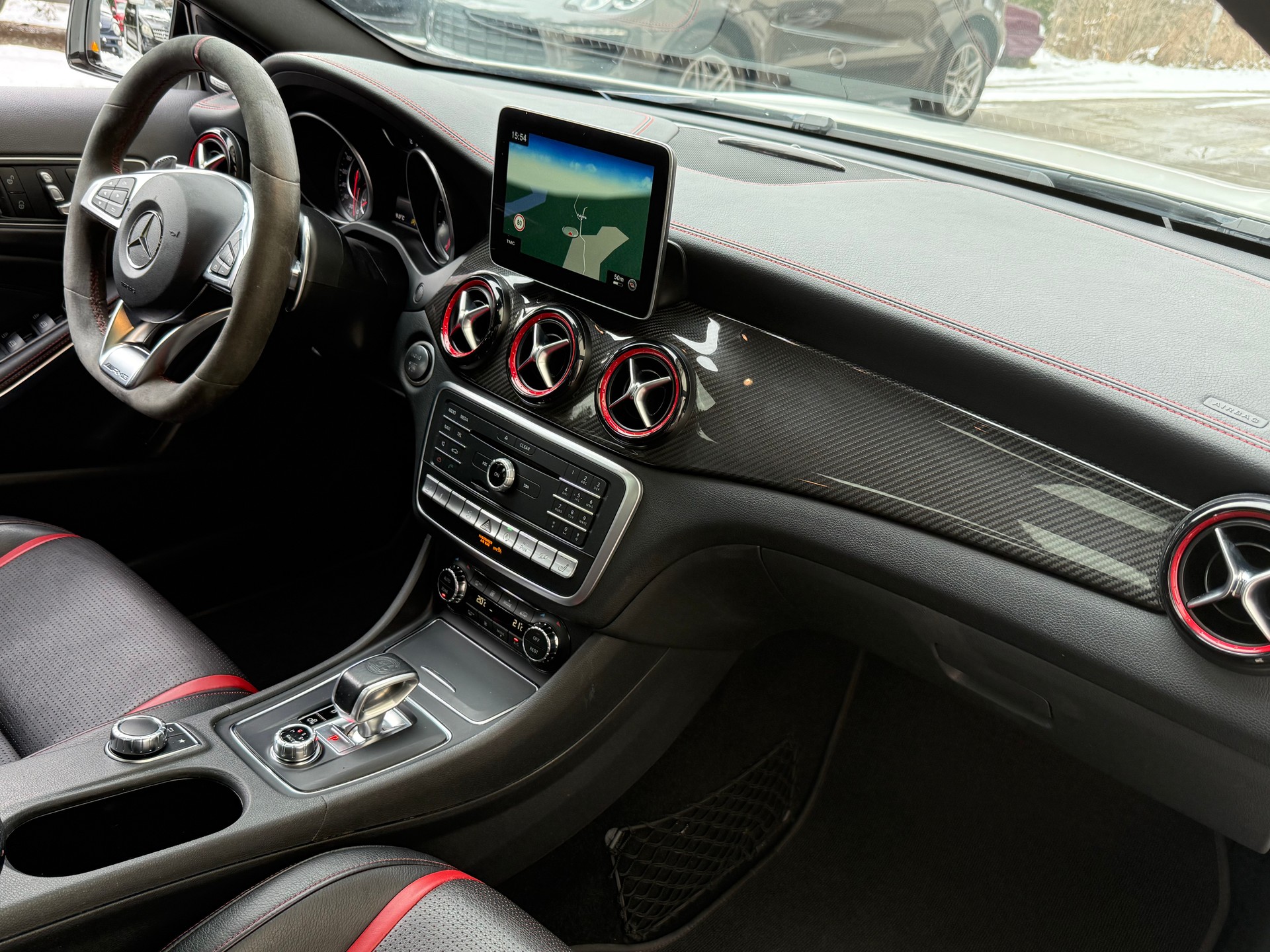 MERCEDES-BENZ GLA 45 AMG-image-12