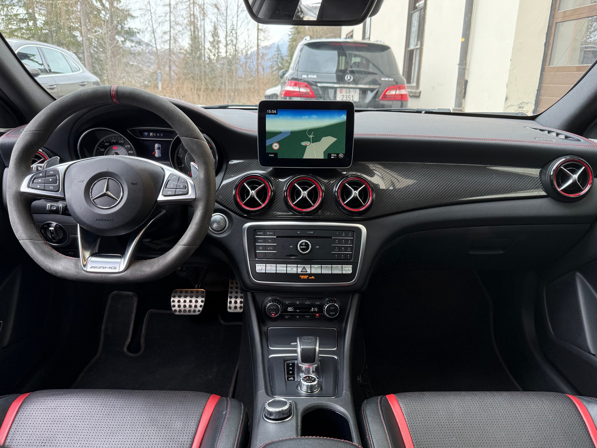 MERCEDES-BENZ GLA 45 AMG-image-9