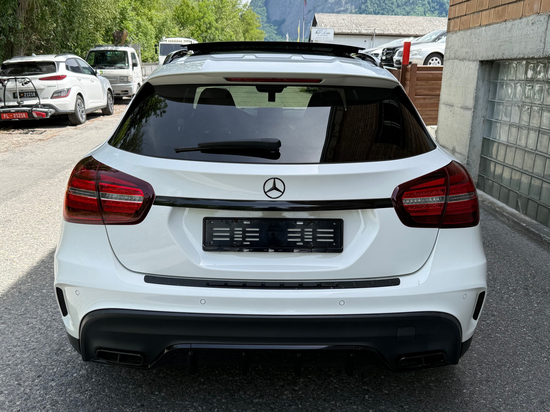 MERCEDES-BENZ GLA 45 AMG-image-4