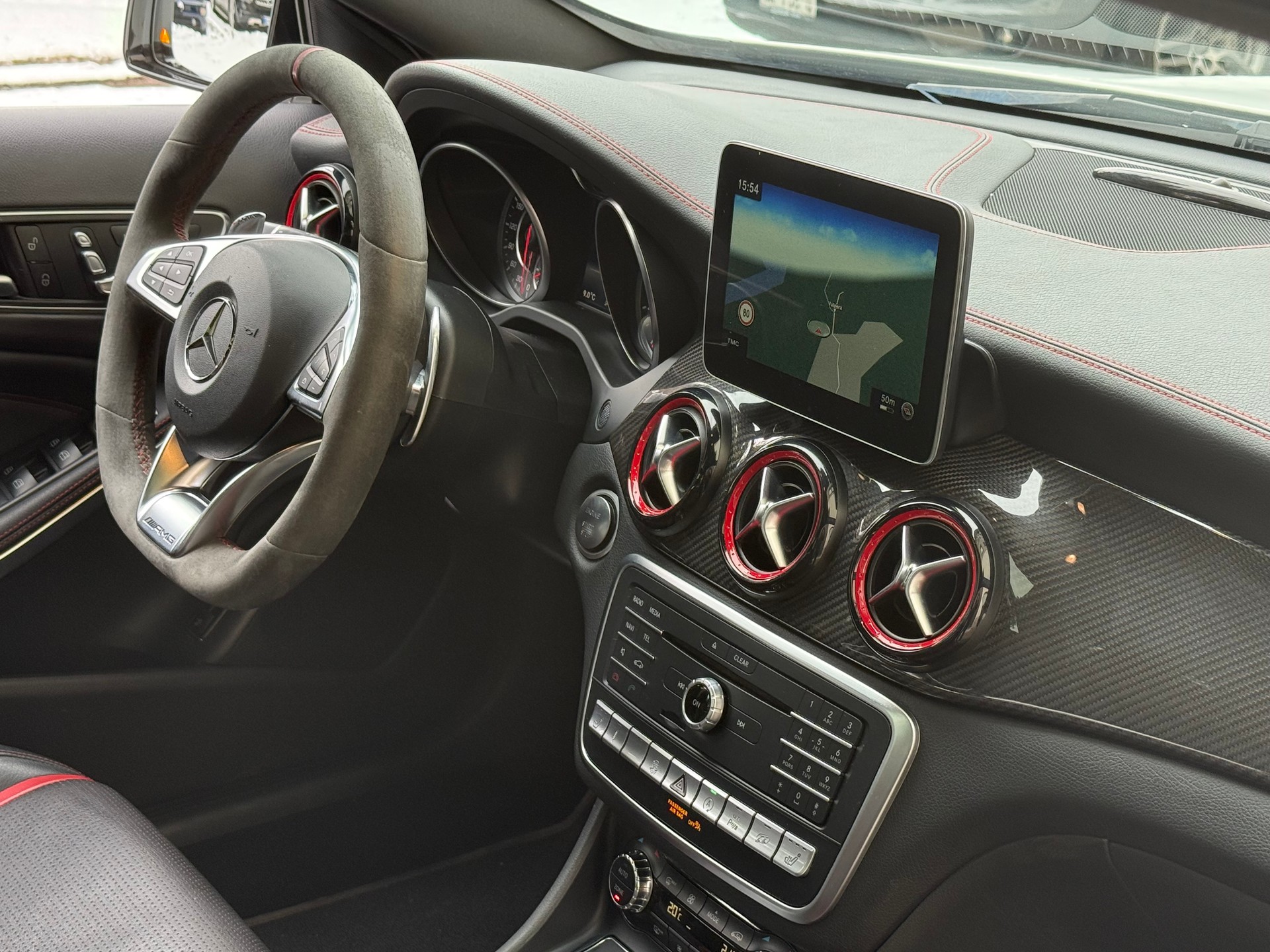 MERCEDES-BENZ GLA 45 AMG-image-14