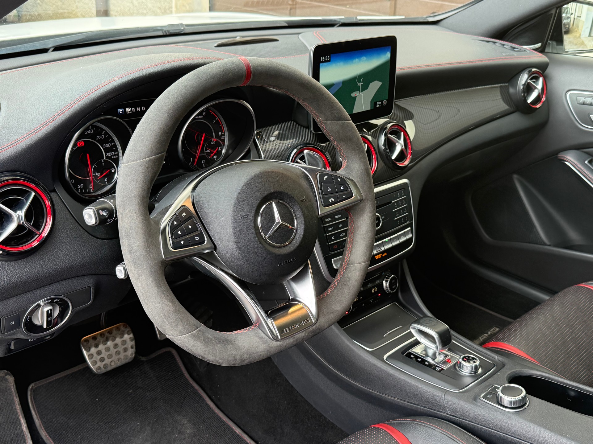 MERCEDES-BENZ GLA 45 AMG-image-11