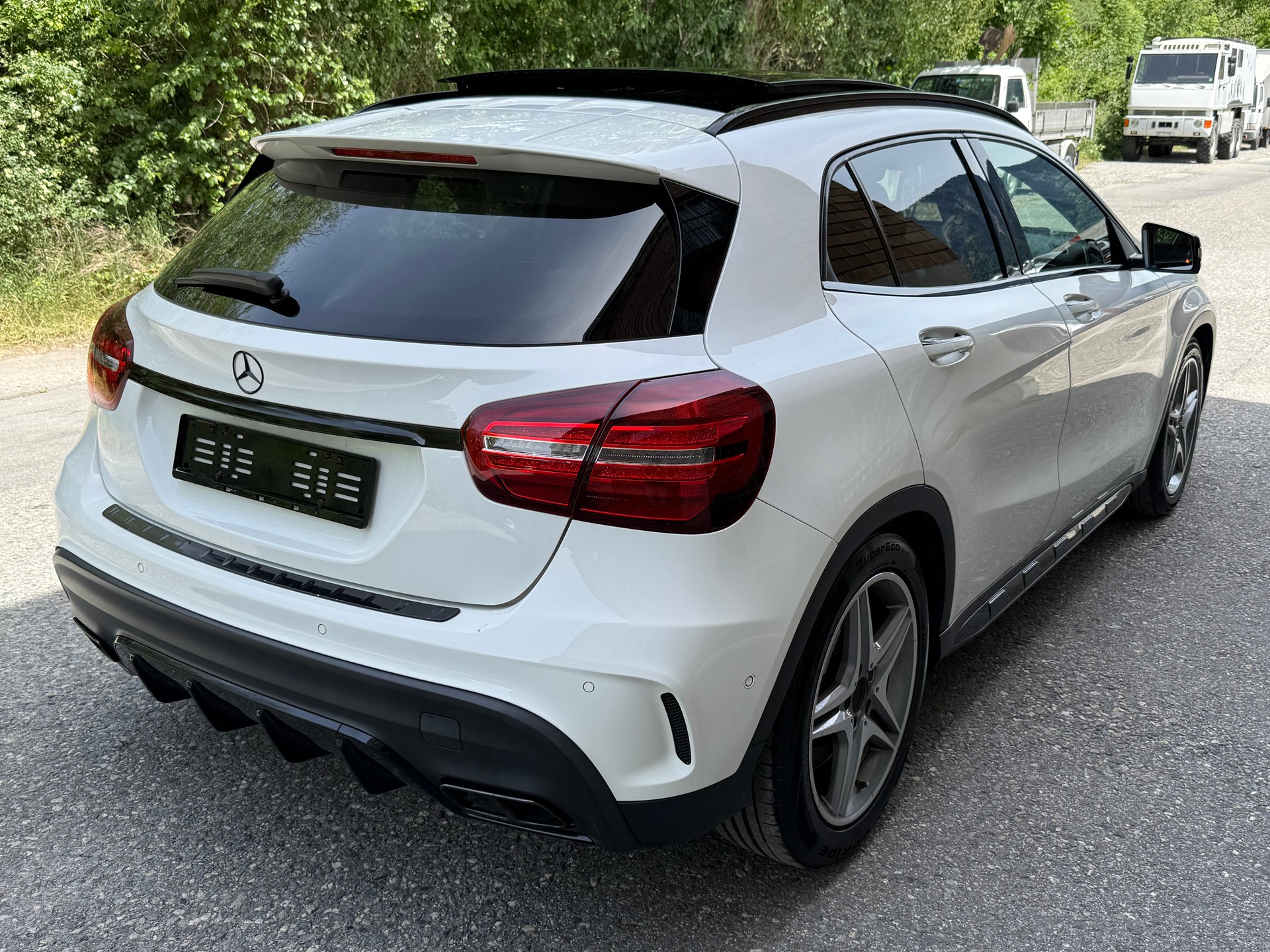 MERCEDES-BENZ GLA 45 AMG-image-3