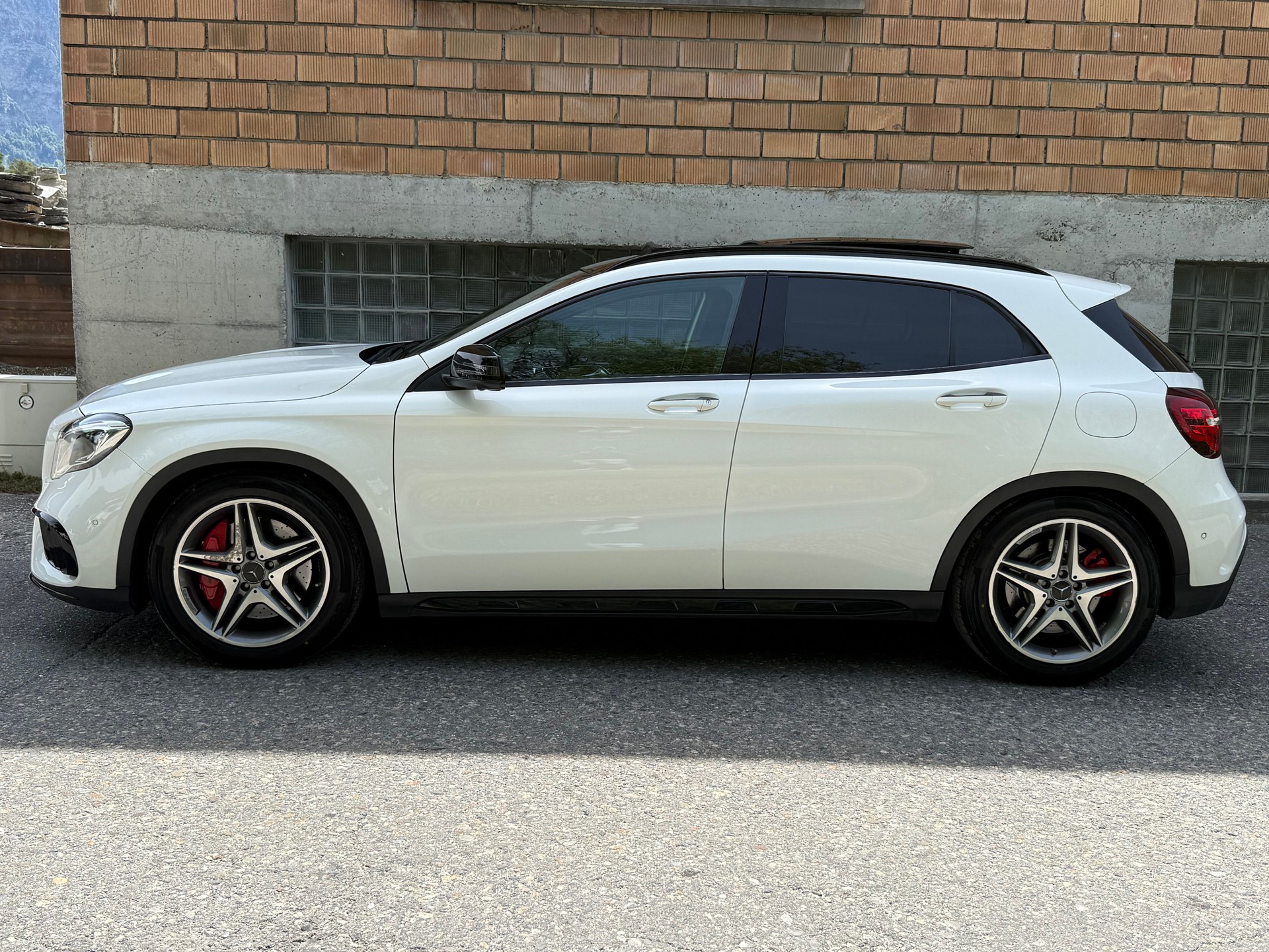MERCEDES-BENZ GLA 45 AMG-image-6