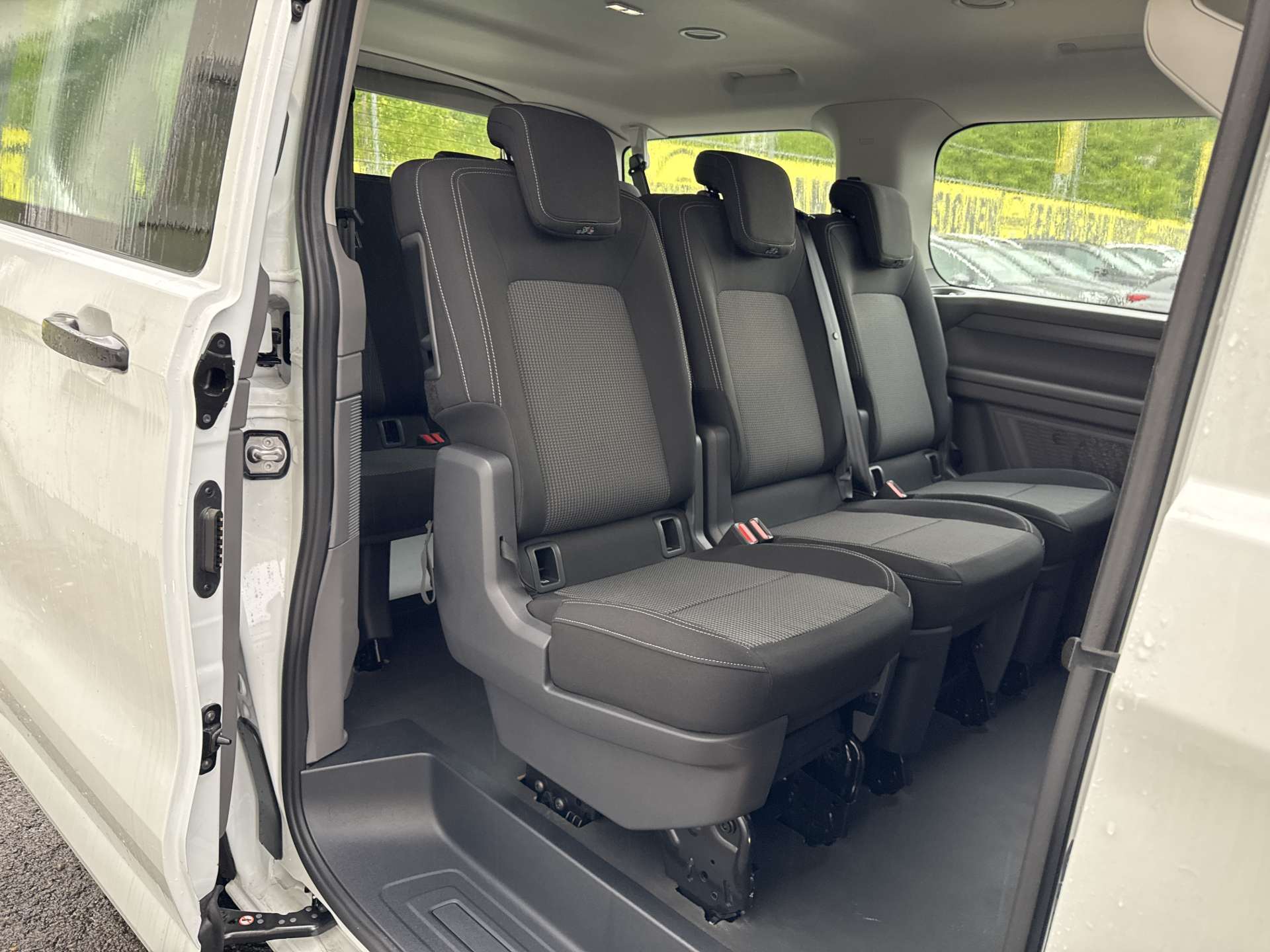 VW Caravelle 2.0 TDi 8-Plätzer Top-Preis-image-7