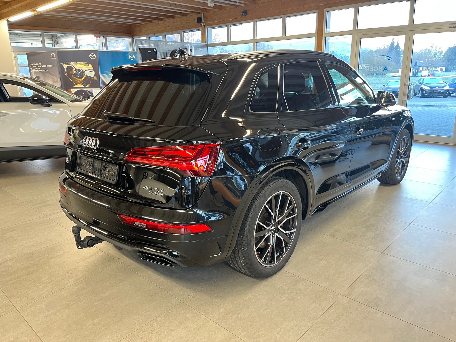 AUDI Q5 Sportback 40 TDI Blackedition quattro S-tronic-image-3
