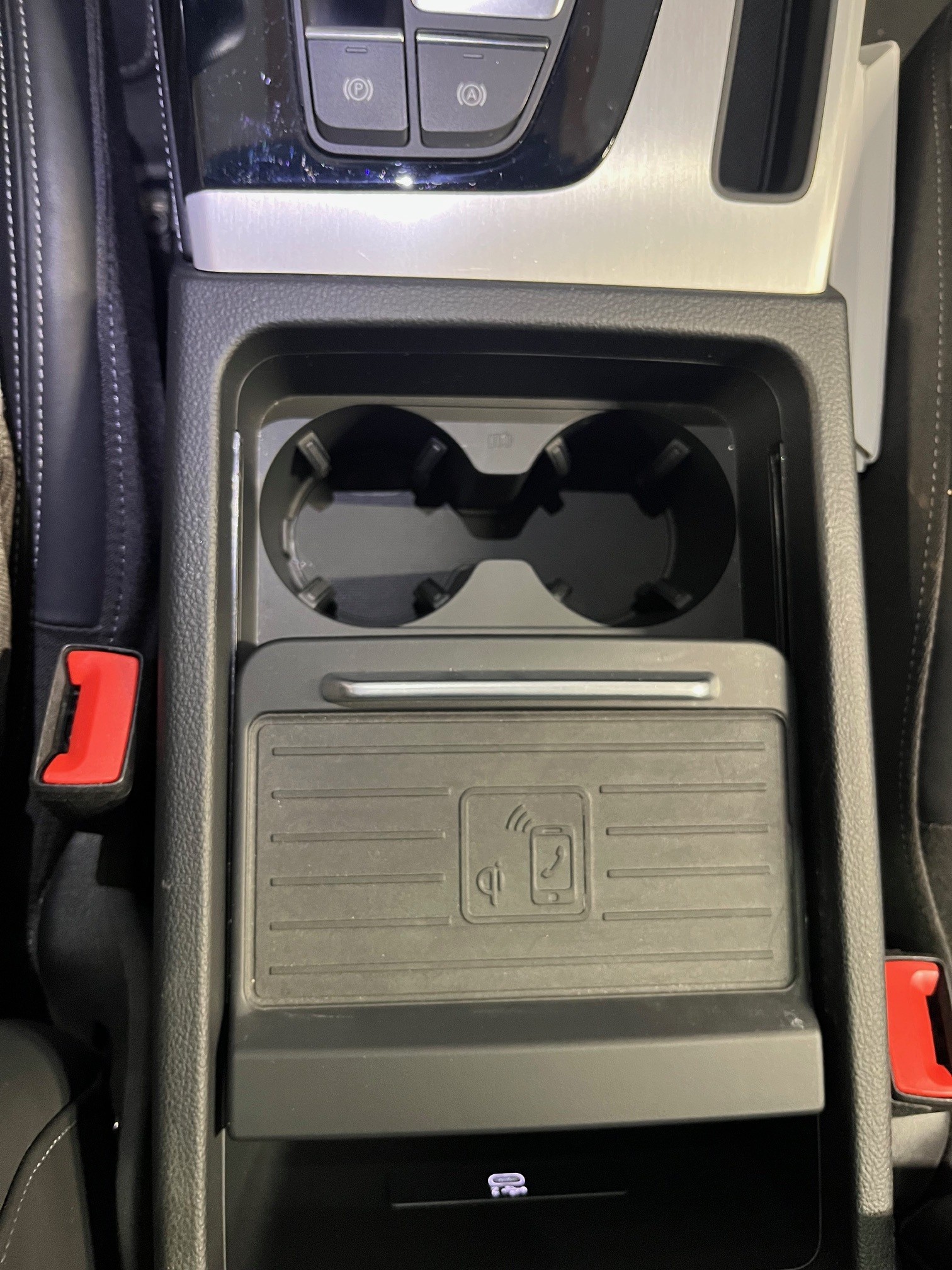 AUDI Q5 Sportback 40 TDI Blackedition quattro S-tronic-image-10
