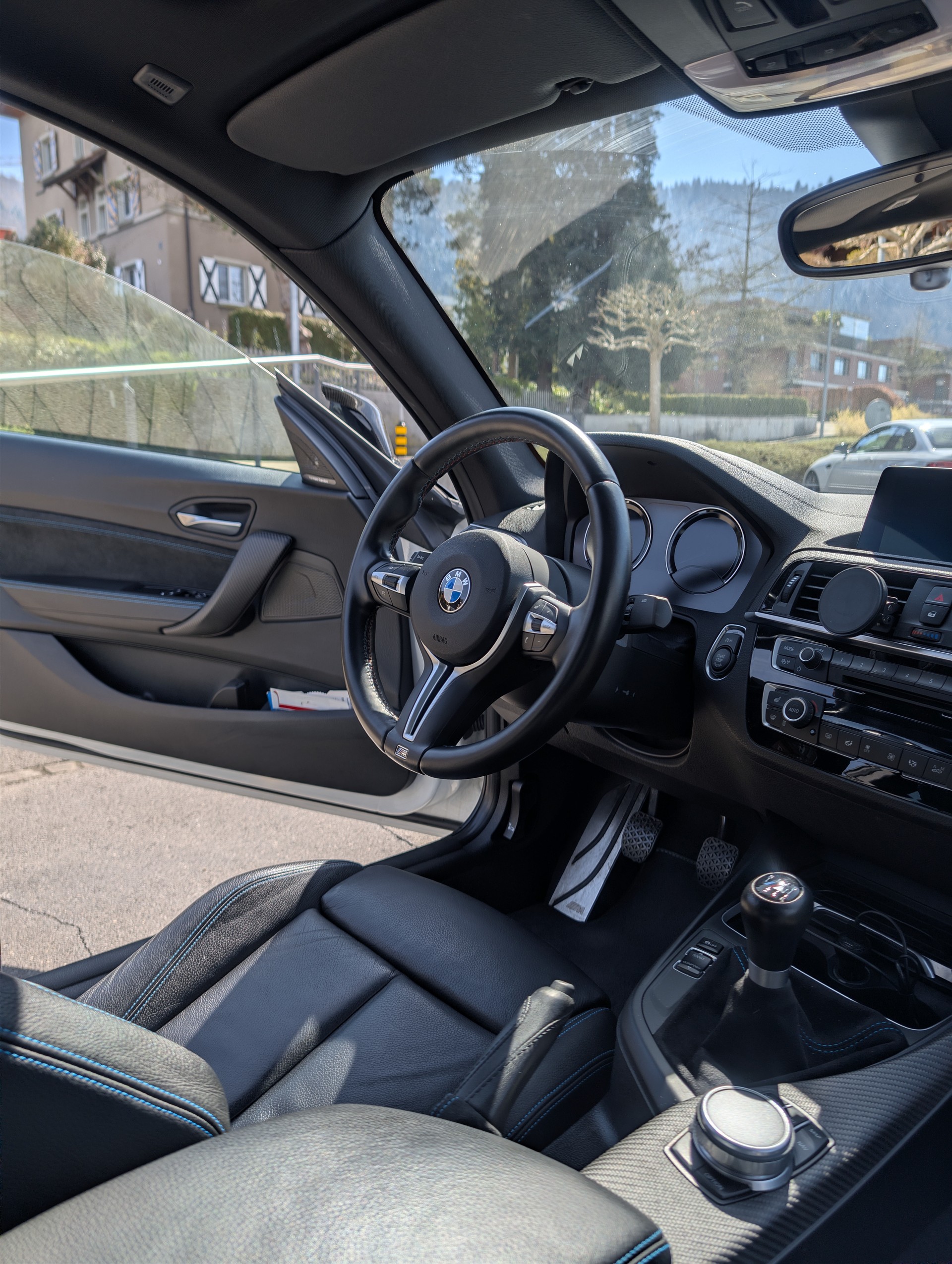 BMW M2-image-2