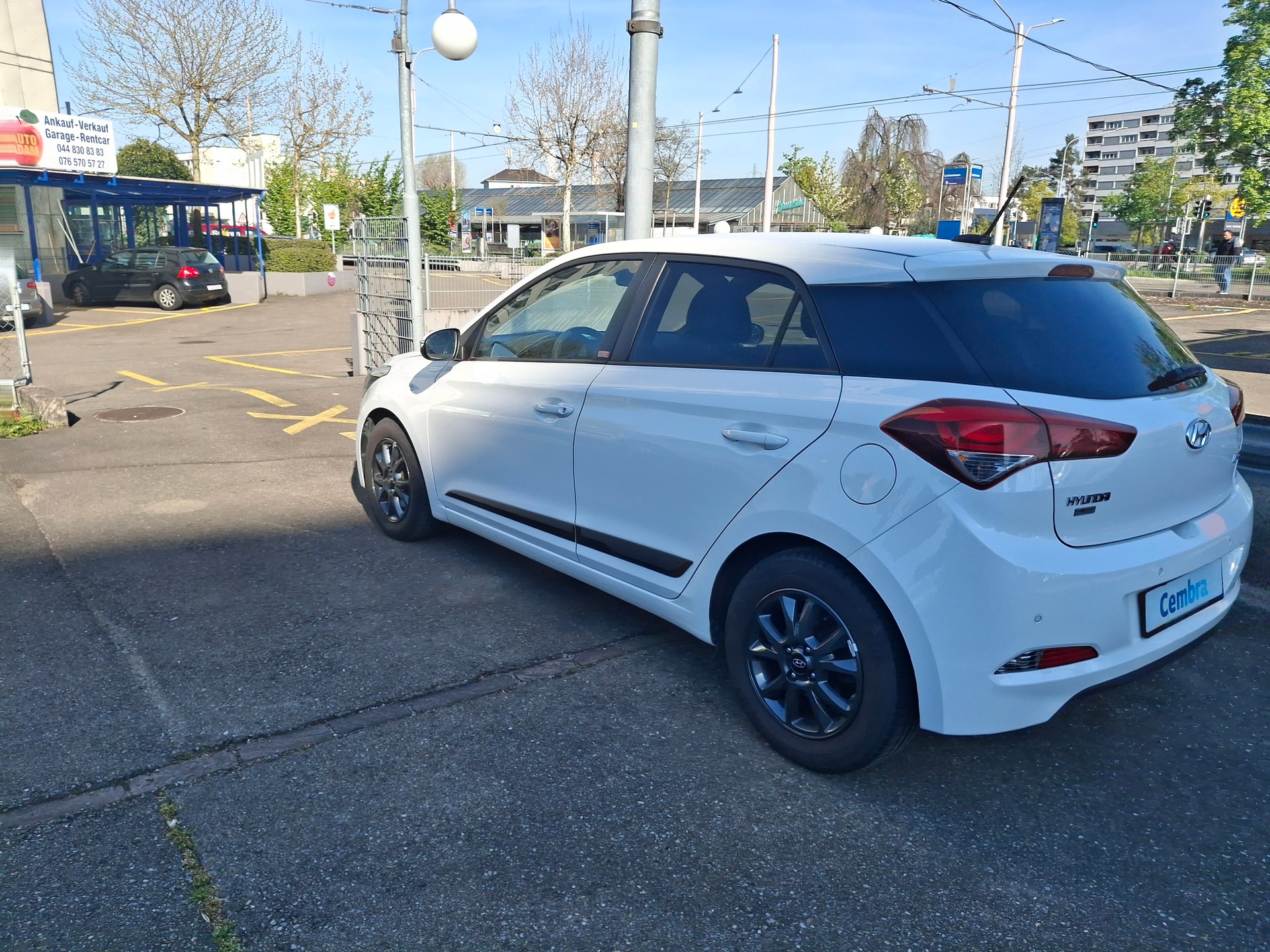 HYUNDAI i20 1.0 T-GDi Amplia-image-3