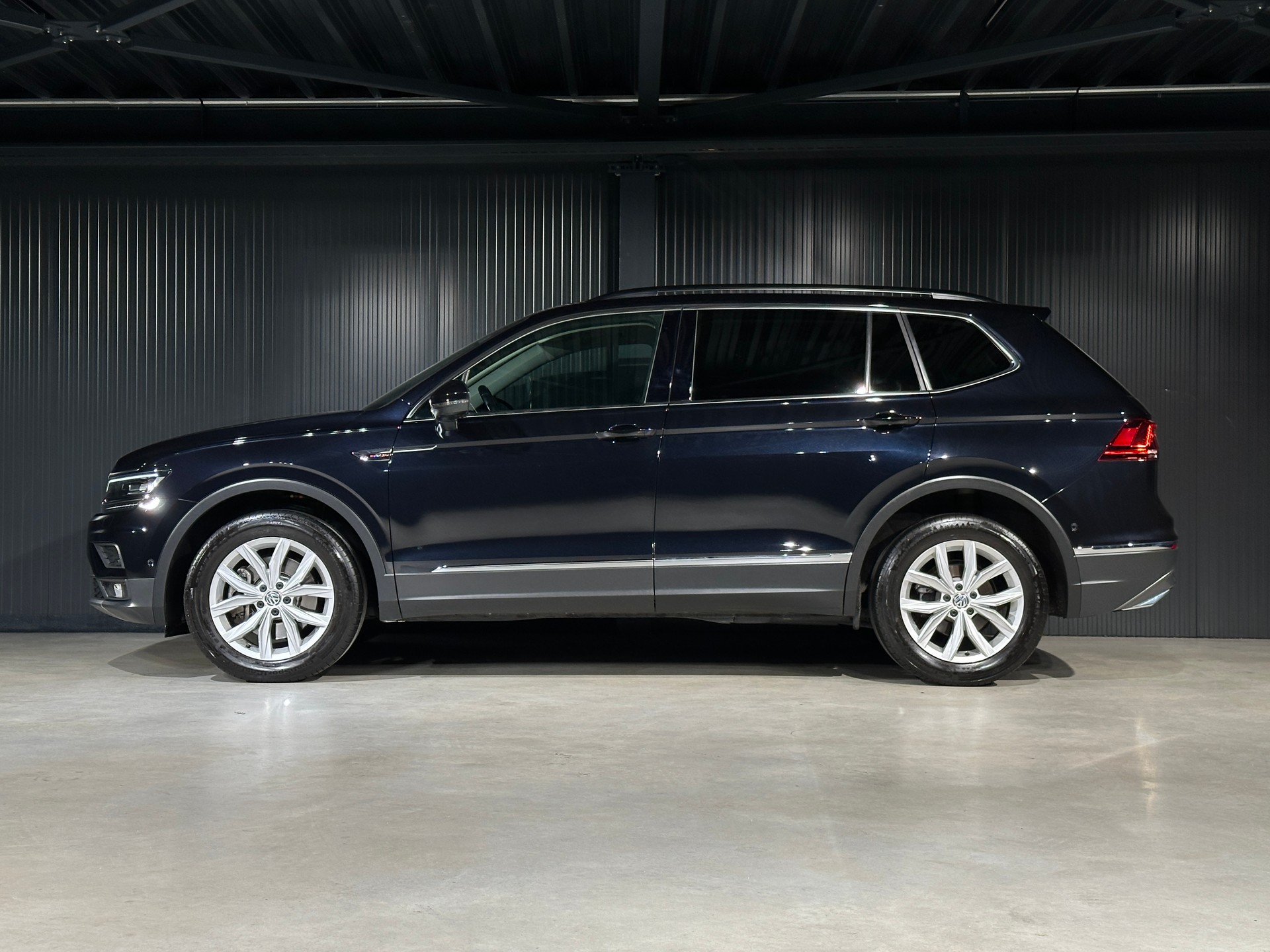 VW Tiguan Allspace 2.0TSI Highline 4Motion DSG-image-8