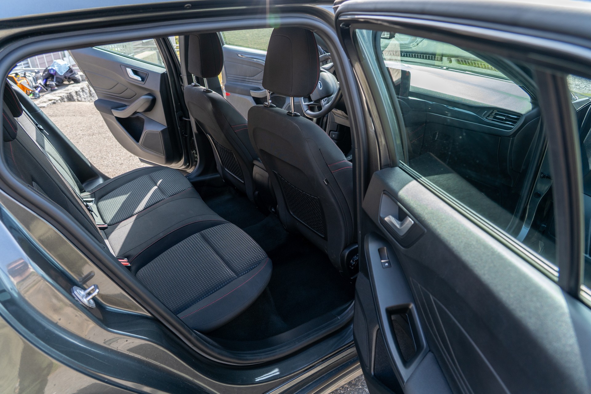 FORD Focus 1.0 SCTi ST-Line-image-9