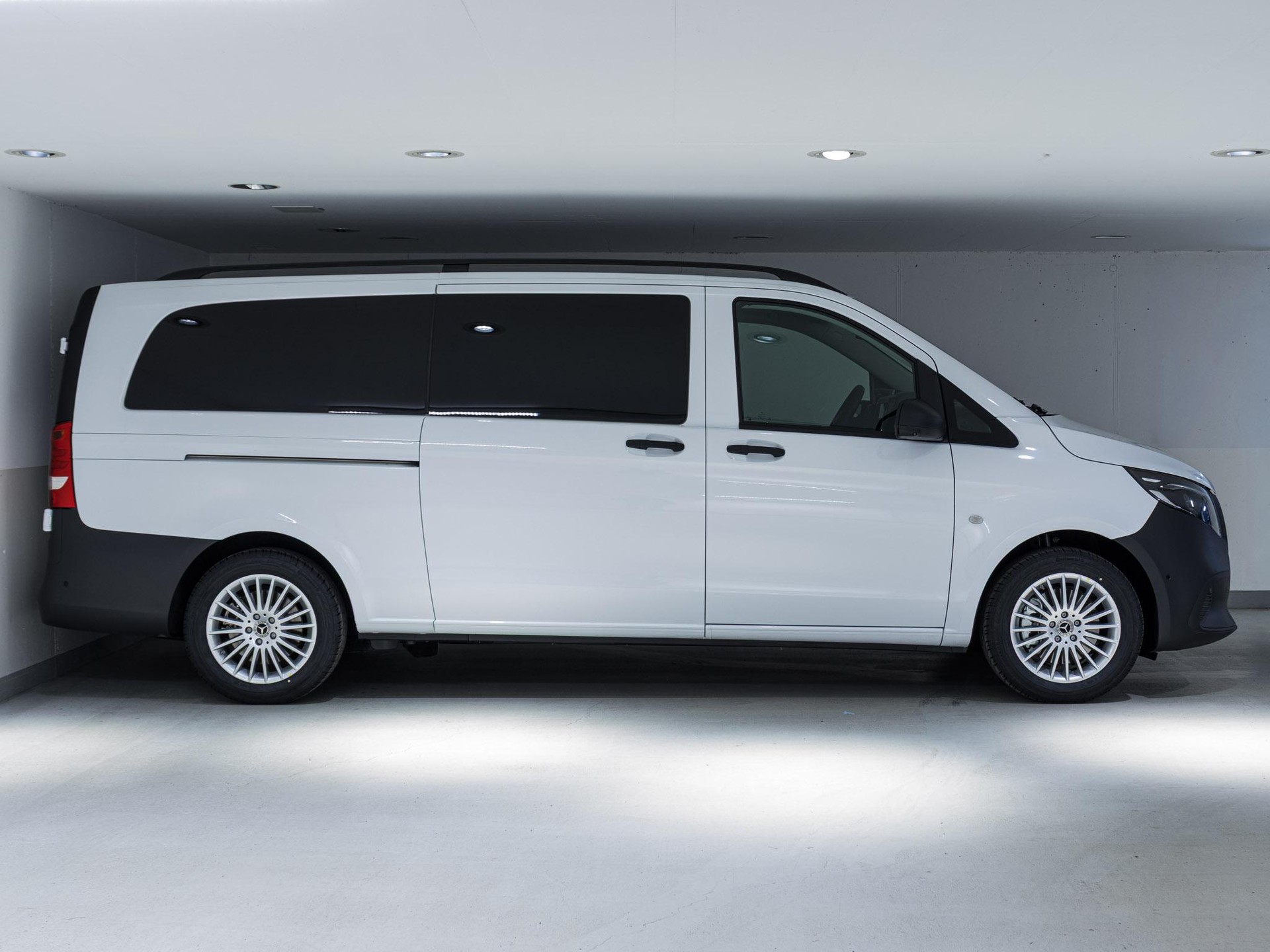 MERCEDES-BENZ Vito 119 CDI 4x4 Tourer PRO Extralang-image-1