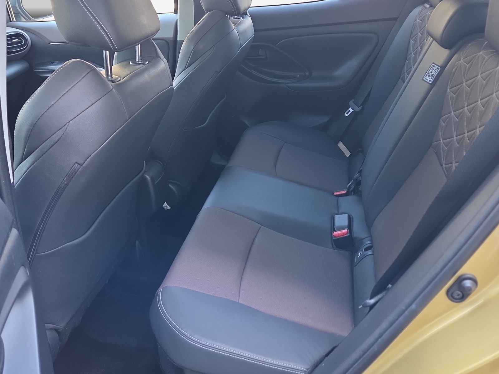 TOYOTA Yaris Cross 1.5 Comfort e-CVT AWDi-image-11