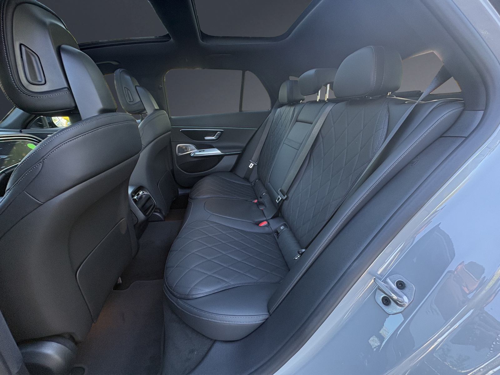 MERCEDES-BENZ E 220 d T 4Matic 9G-Tronic-image-17