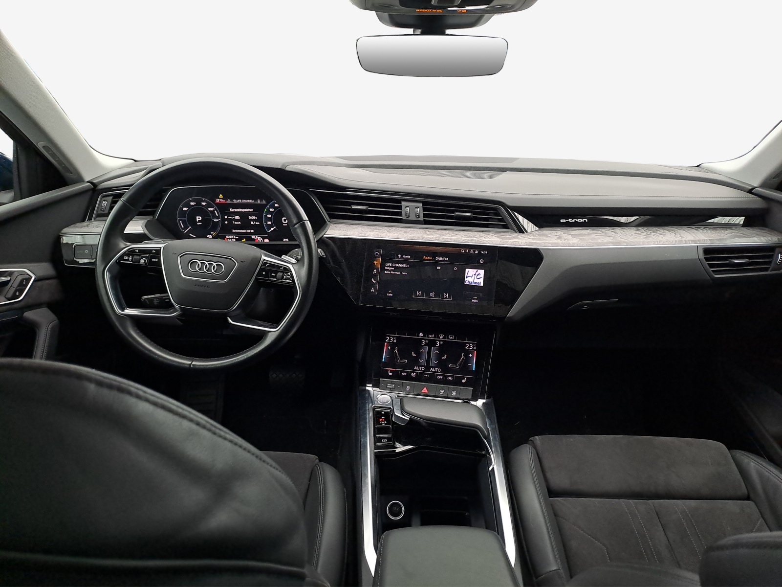 AUDI e-tron 55 Advanced quattro-image-8