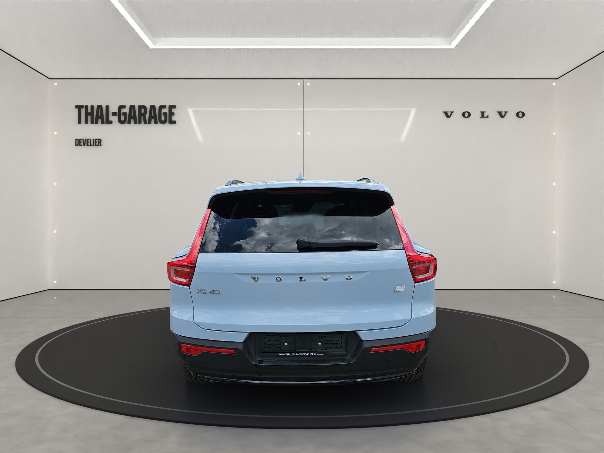 VOLVO XC40 1.5 T5 PiH Plus Dark MY24-image-3