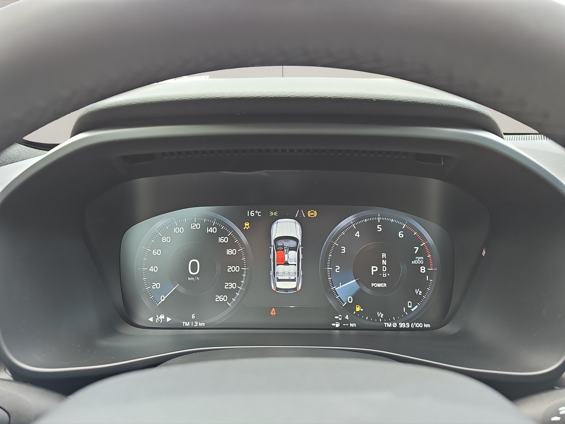 VOLVO XC40 1.5 T5 PiH Plus Dark MY24-image-8