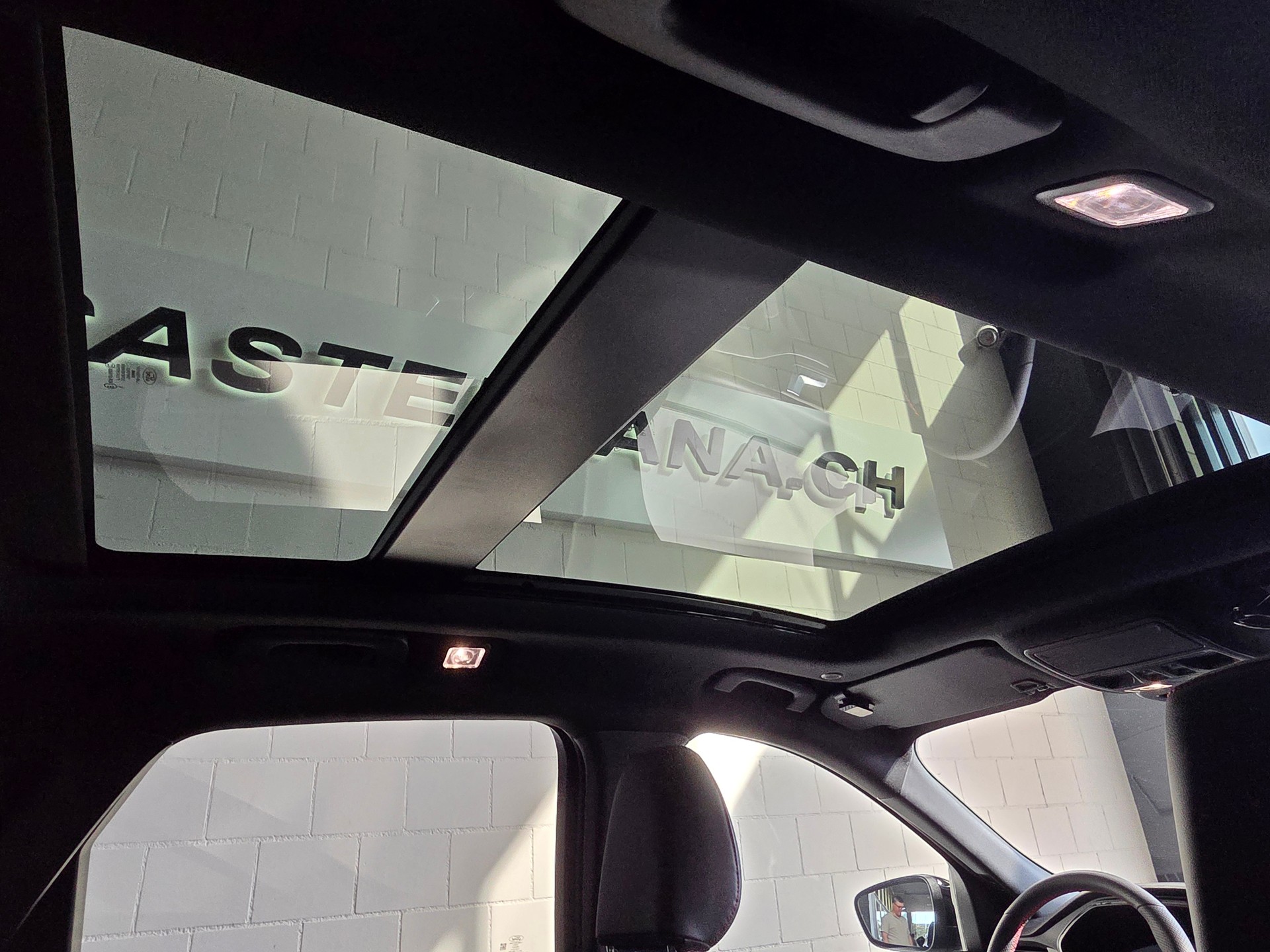 FORD Kuga 2.5PHEV ST-LineX FWD-image-25